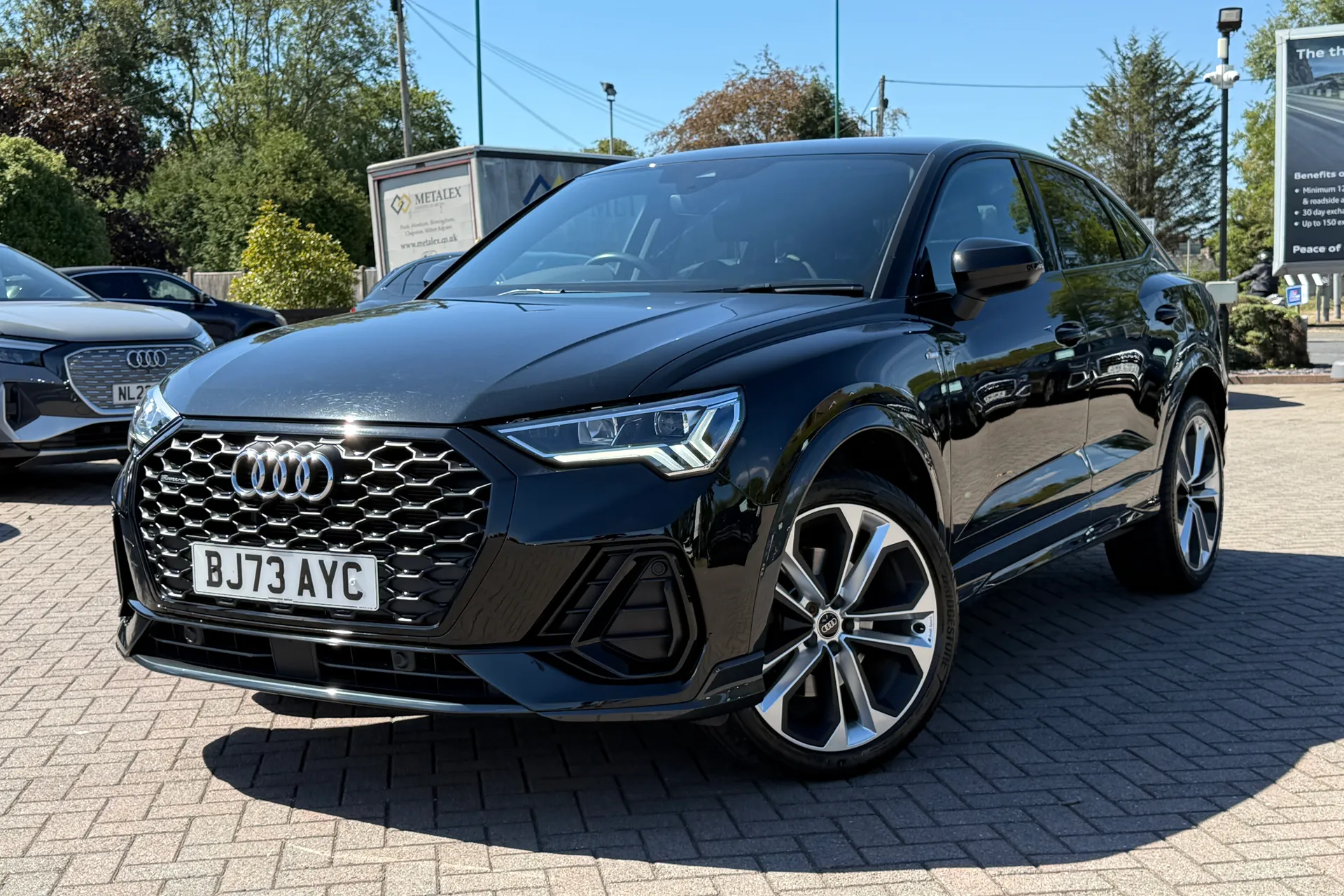 Audi Q3 thumbnail image number 23