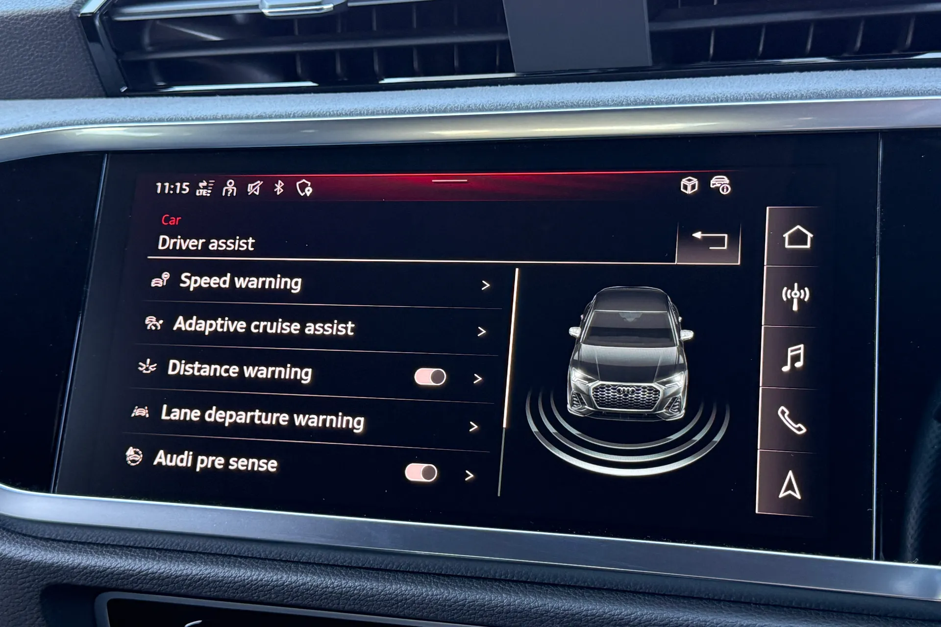 Audi Q3 thumbnail image number 9