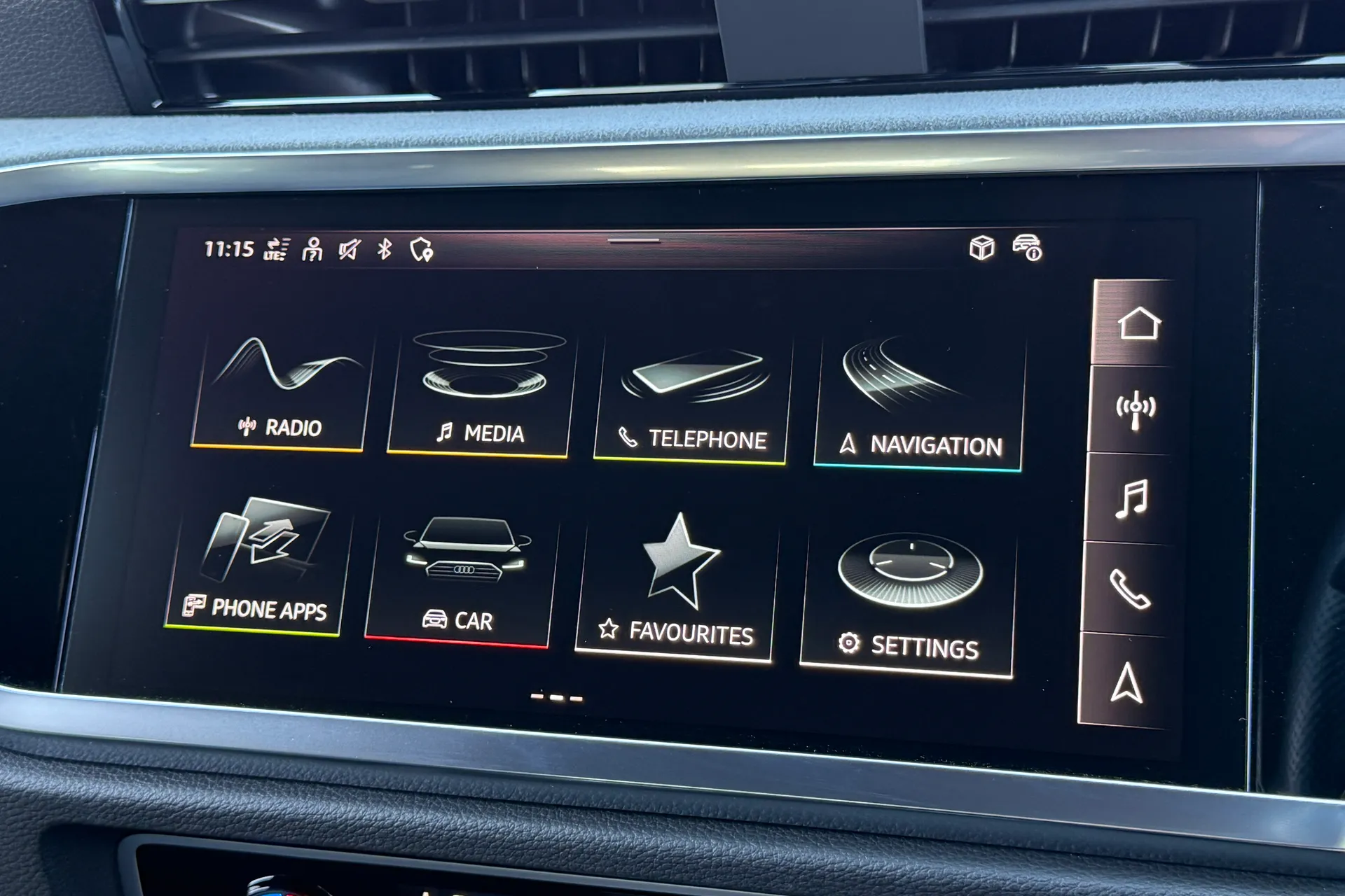 Audi Q3 thumbnail image number 11