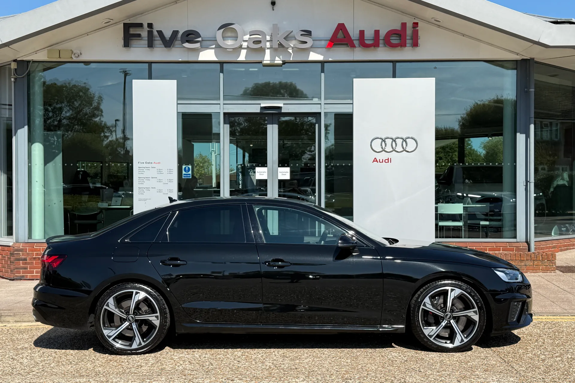 Audi A4 thumbnail image number 2