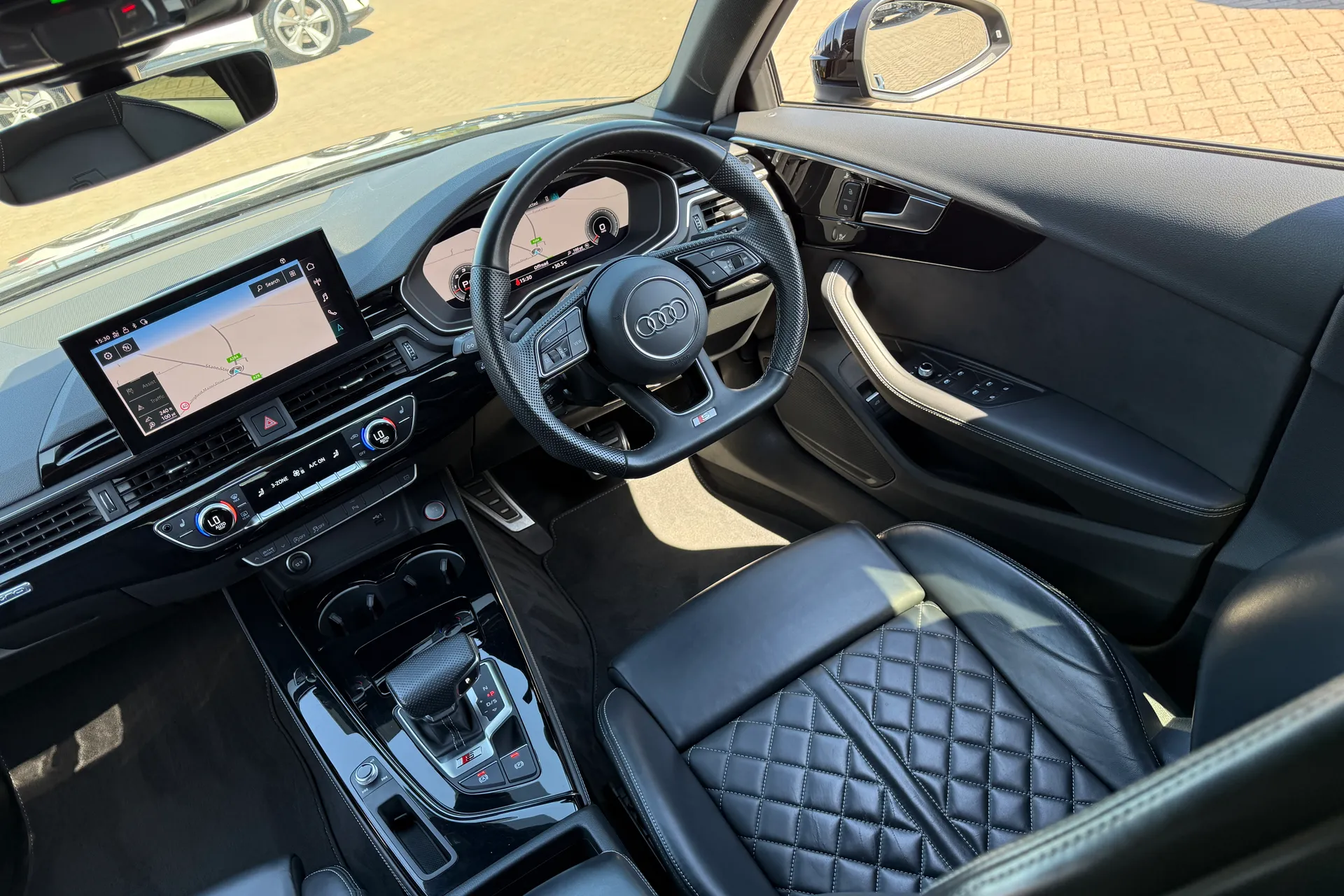 Audi A4 thumbnail image number 38