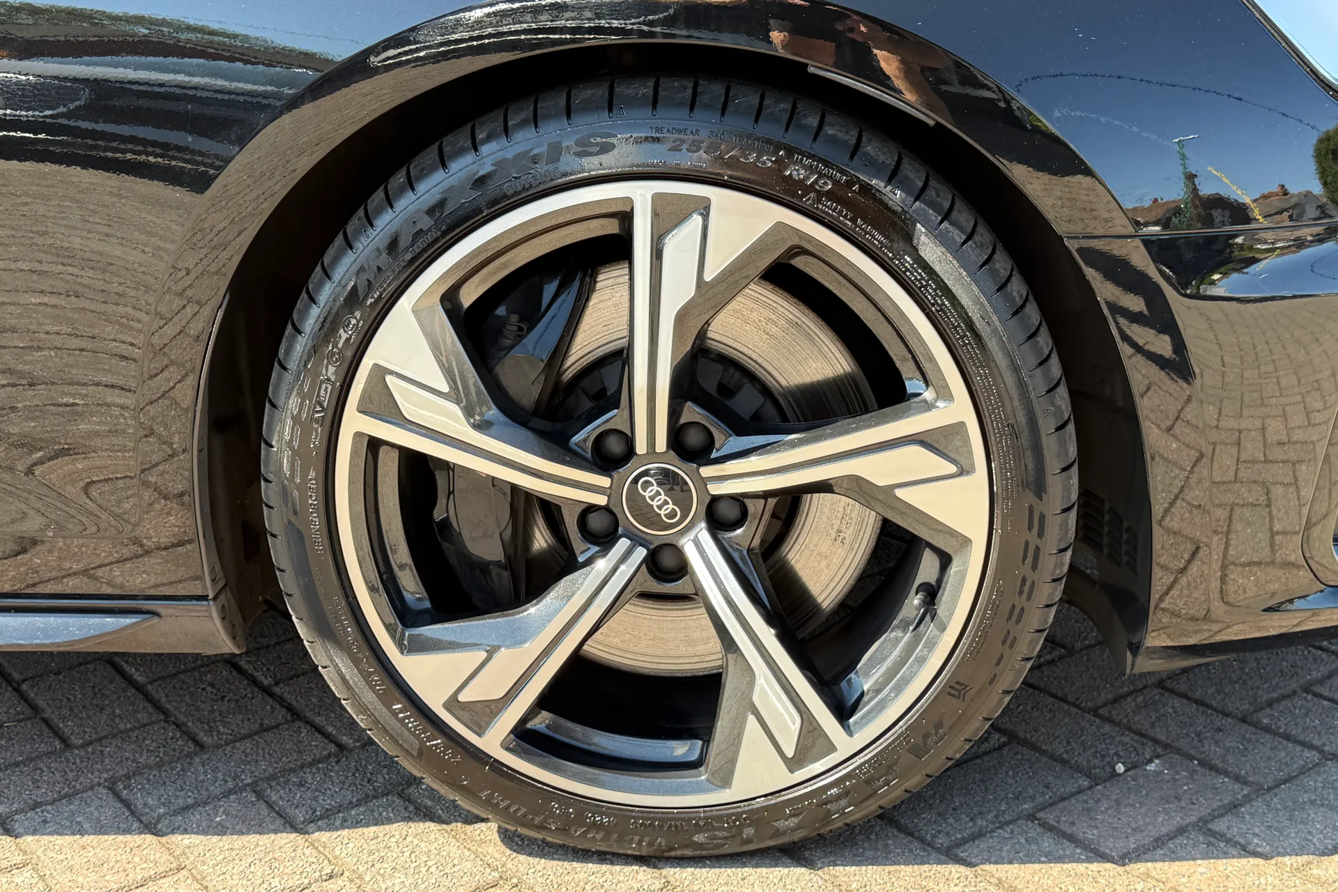 Audi A4 thumbnail image number 44