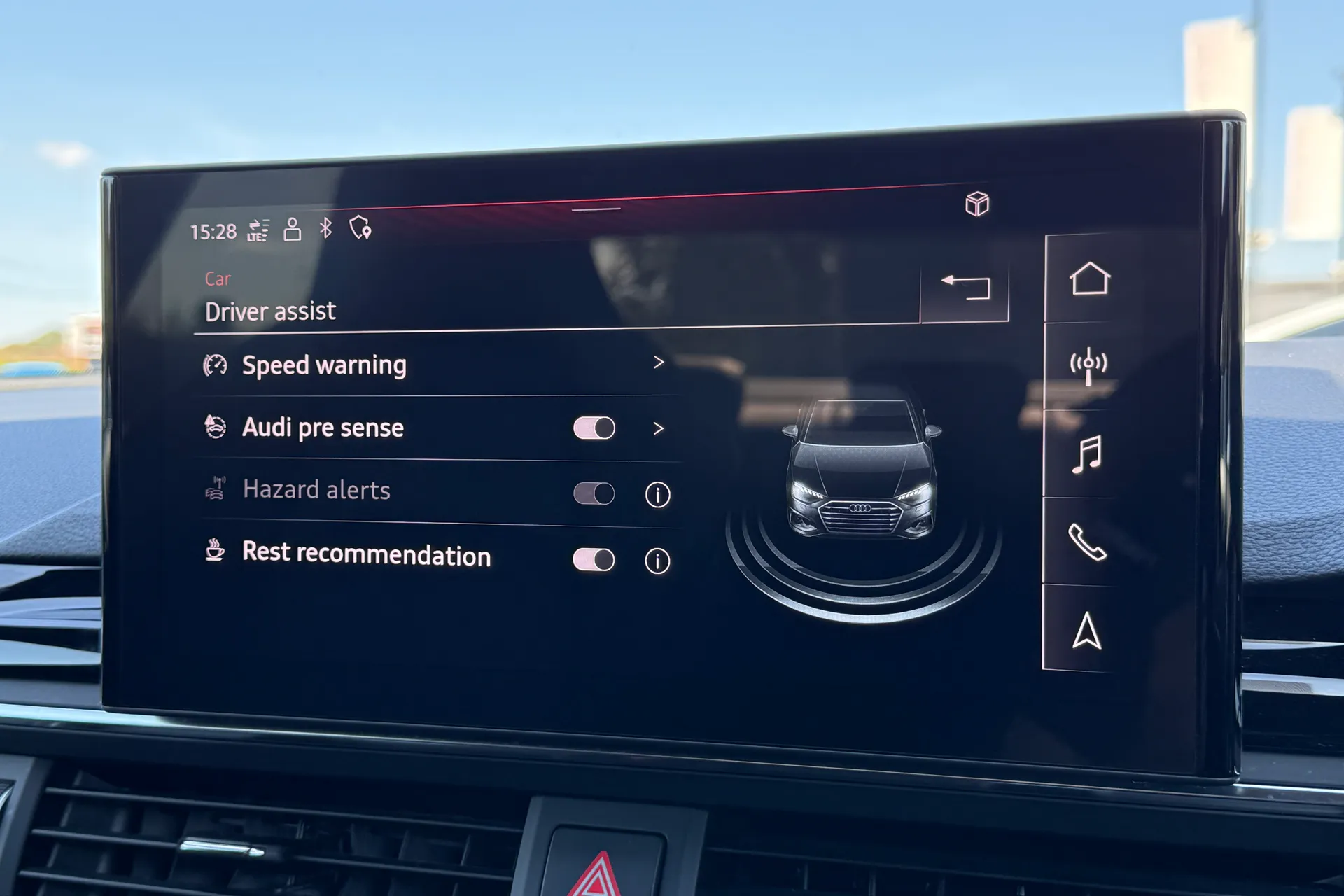 Audi A4 thumbnail image number 9