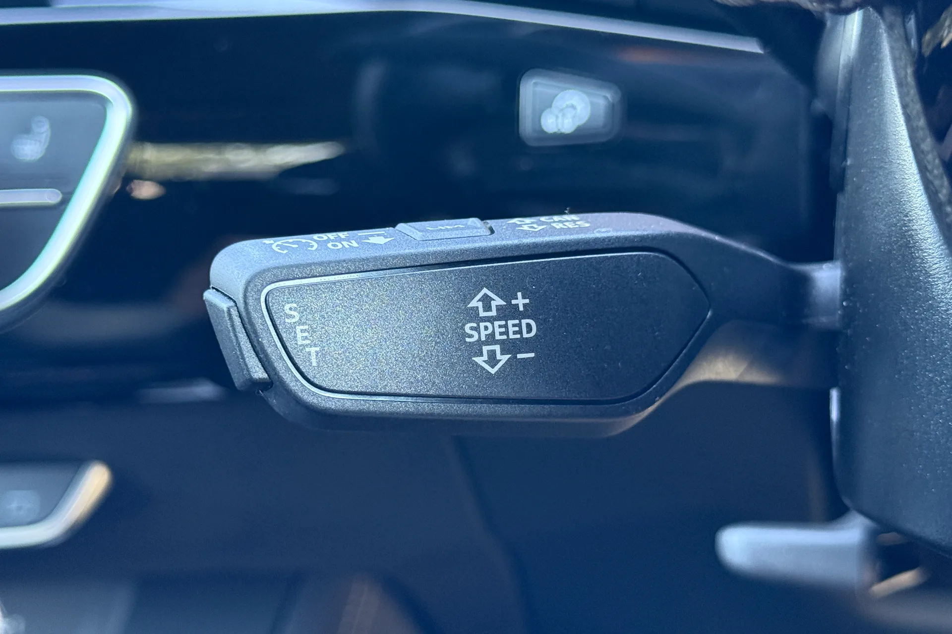 Audi A4 thumbnail image number 15