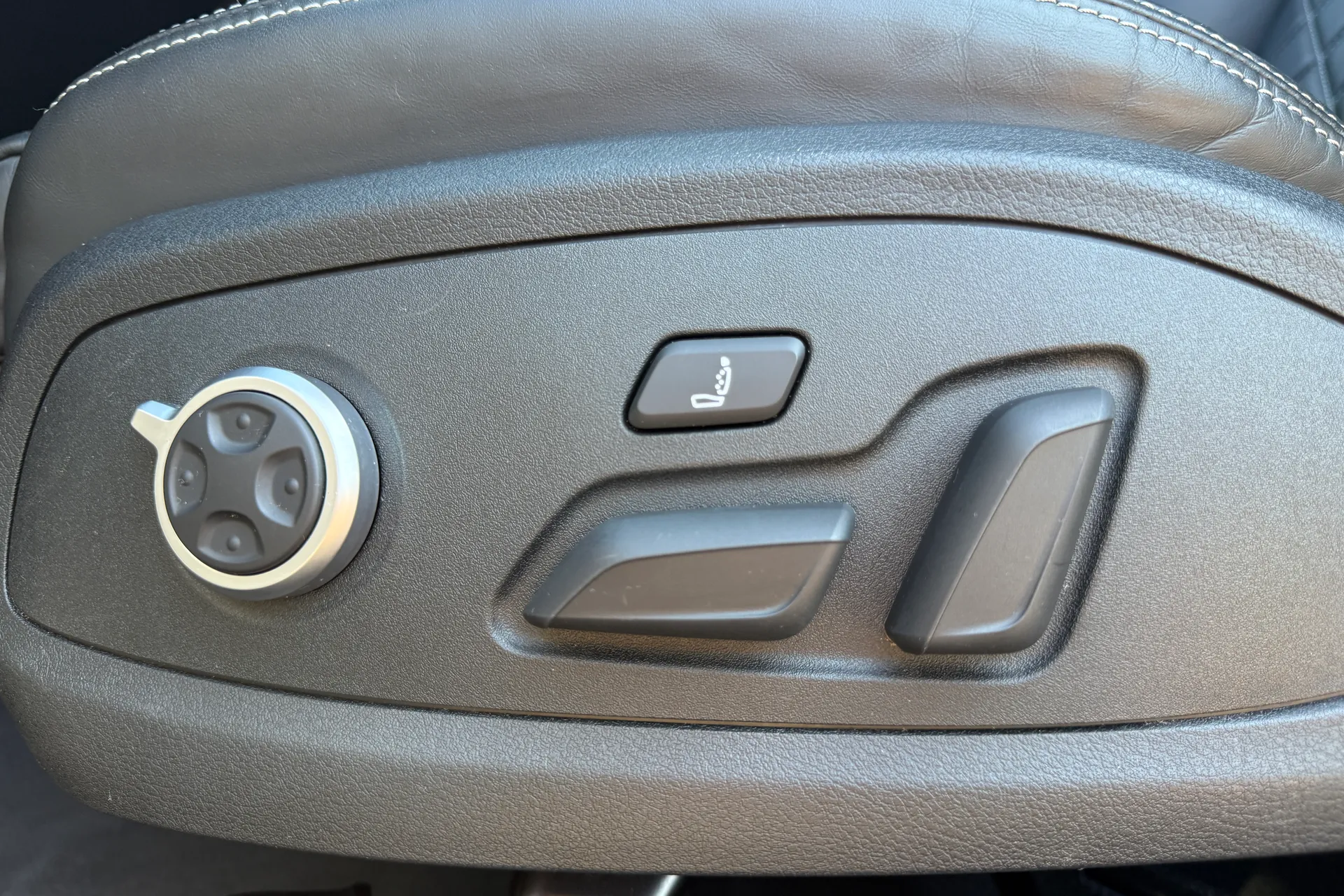 Audi A4 thumbnail image number 14