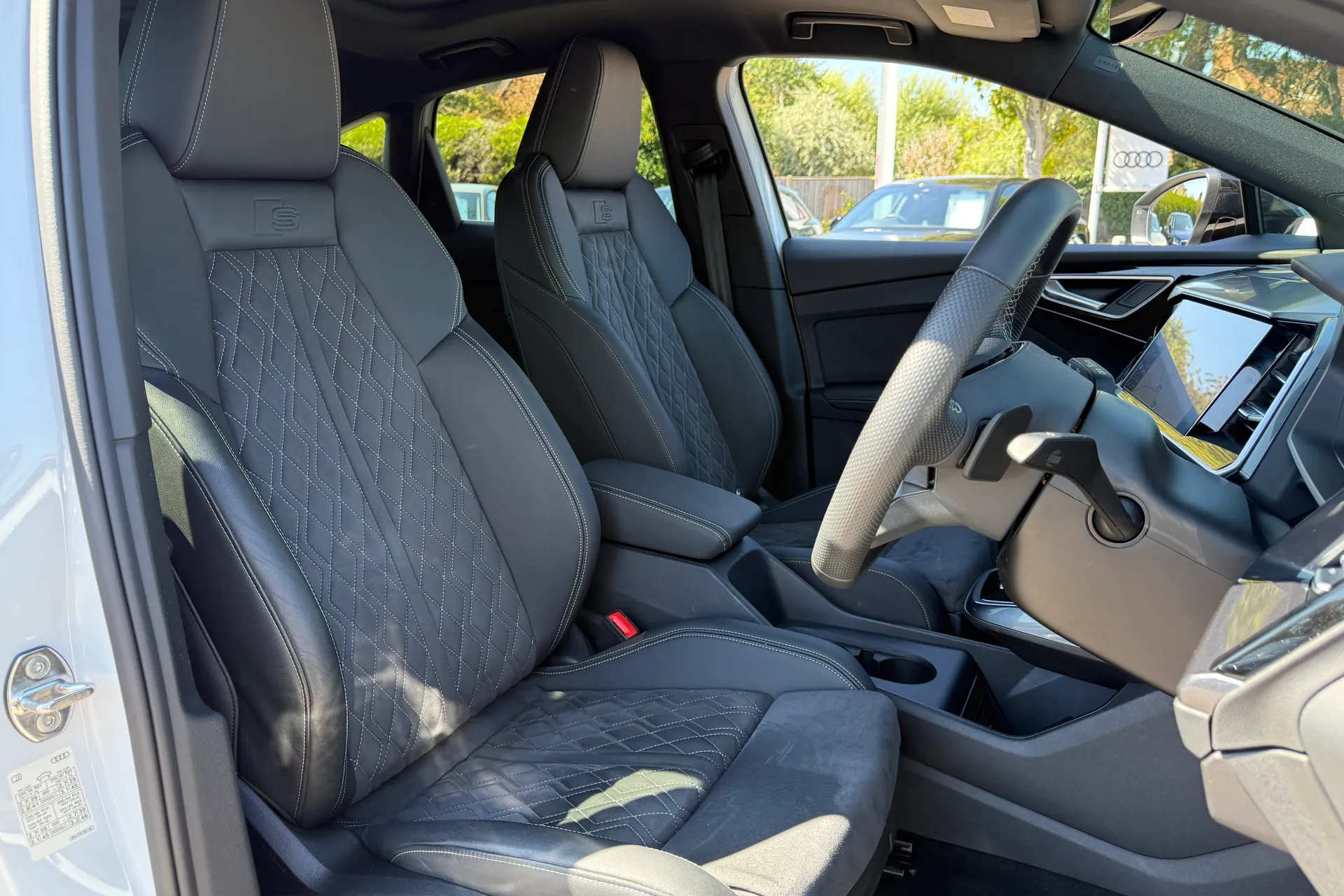 Audi Q4 thumbnail image number 35