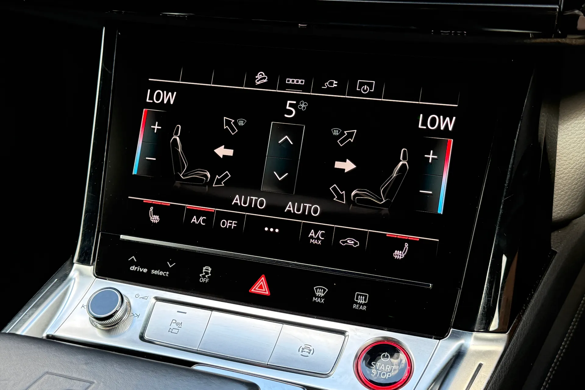 Audi e-tron thumbnail image number 17