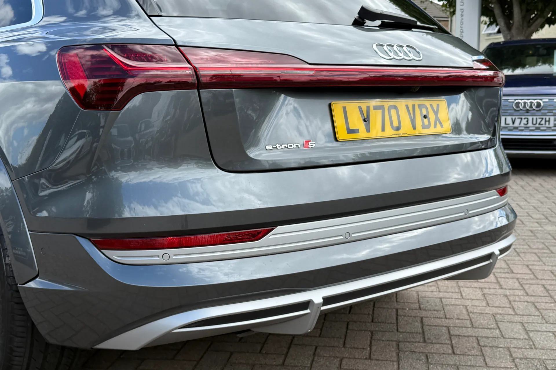Audi e-tron thumbnail image number 56