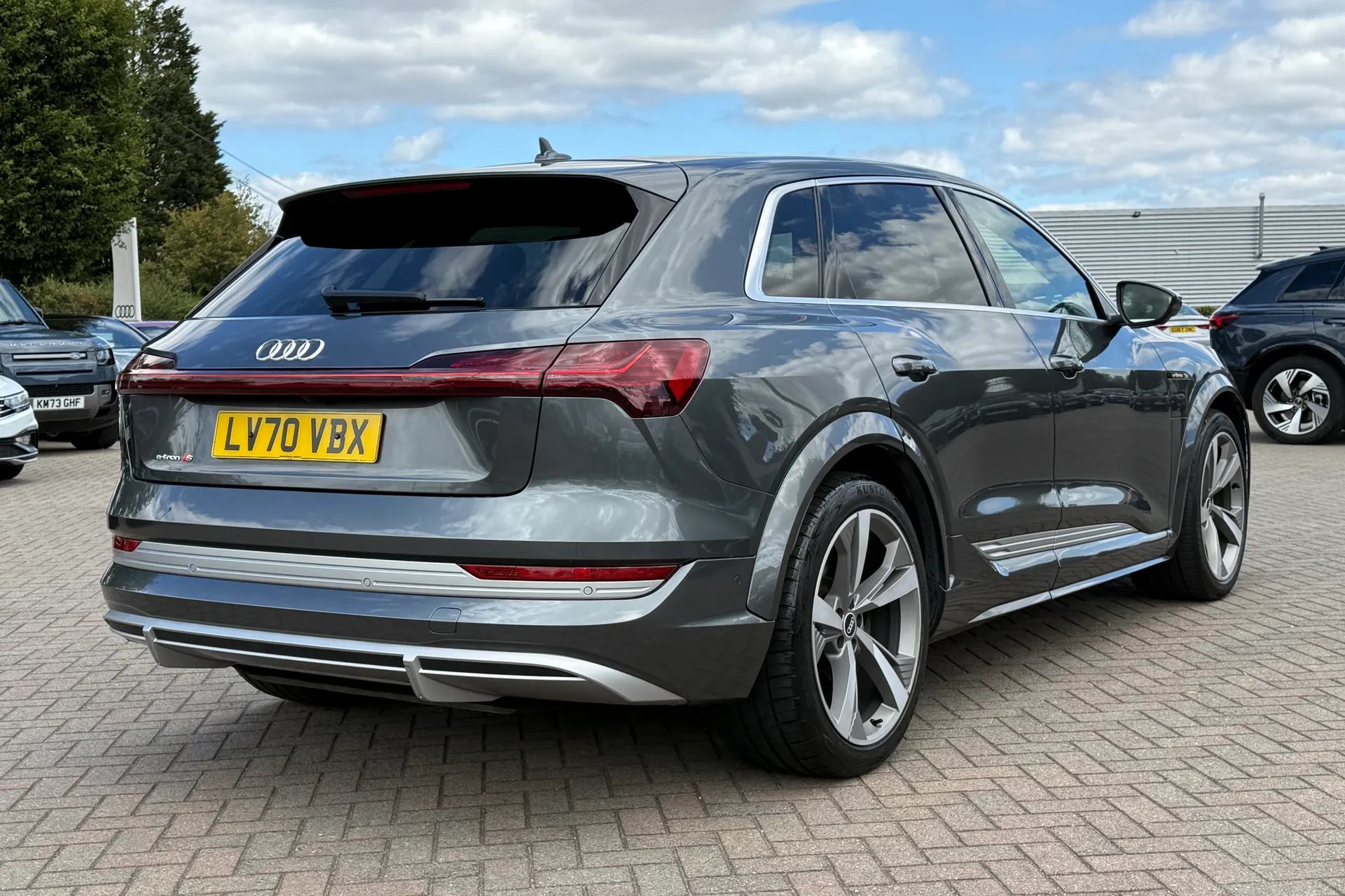 Audi e-tron thumbnail image number 37