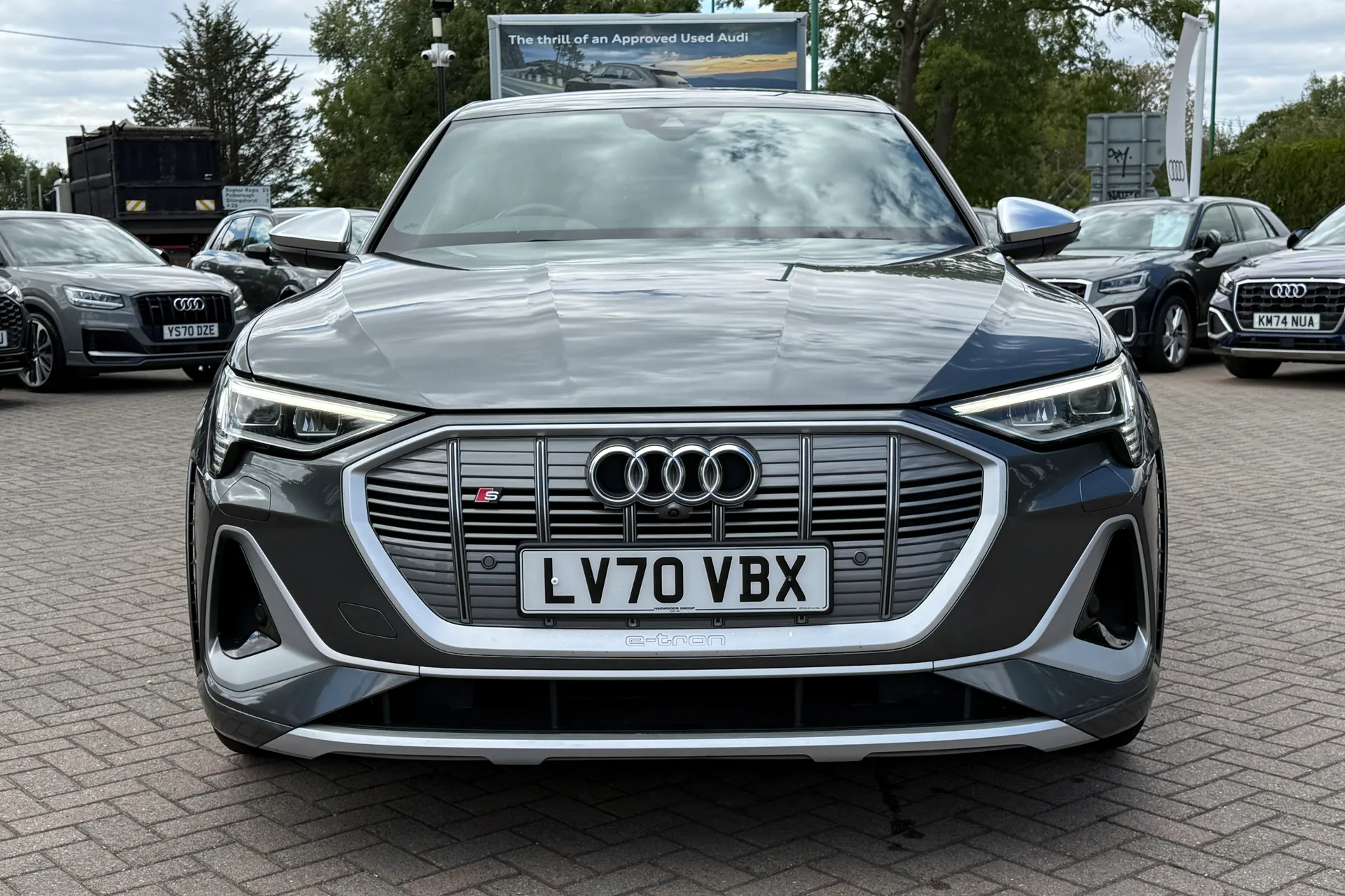Audi e-tron thumbnail image number 30