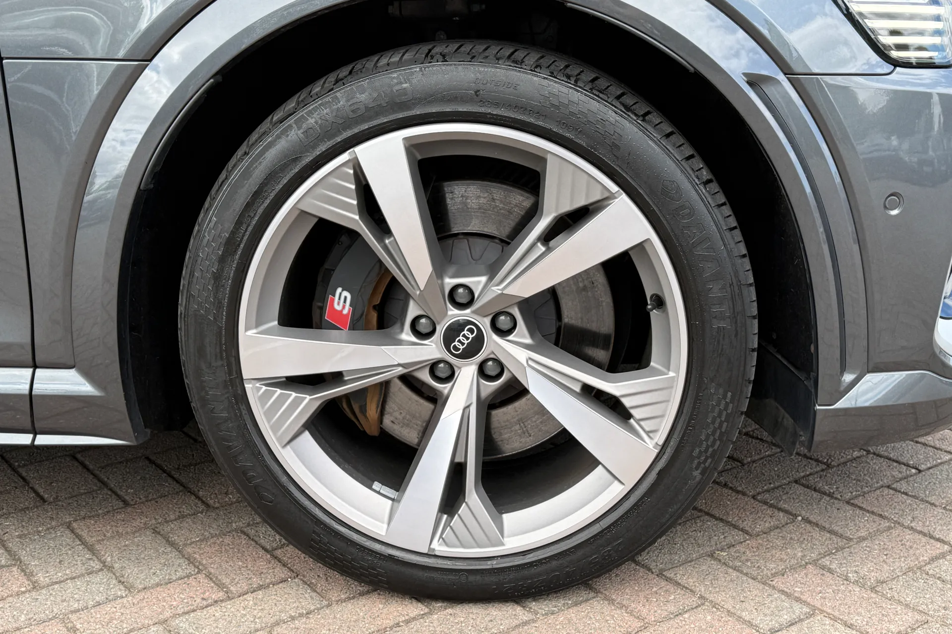Audi e-tron thumbnail image number 53