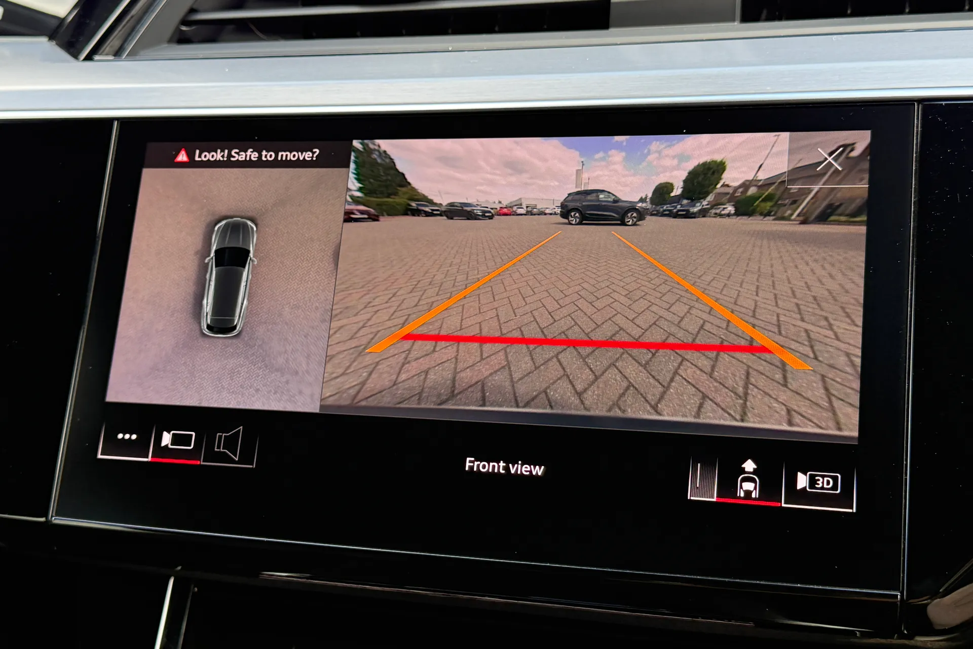 Audi e-tron thumbnail image number 10