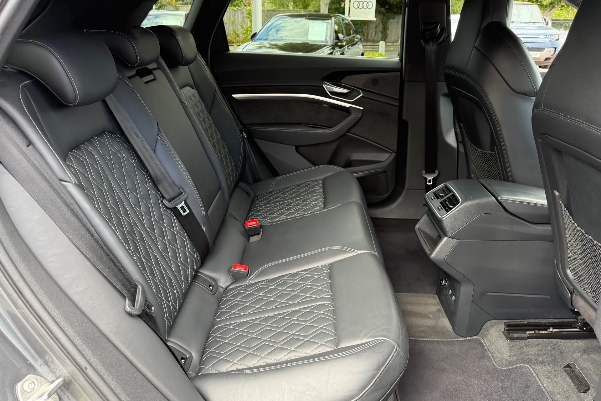 Audi e-tron thumbnail image number 49