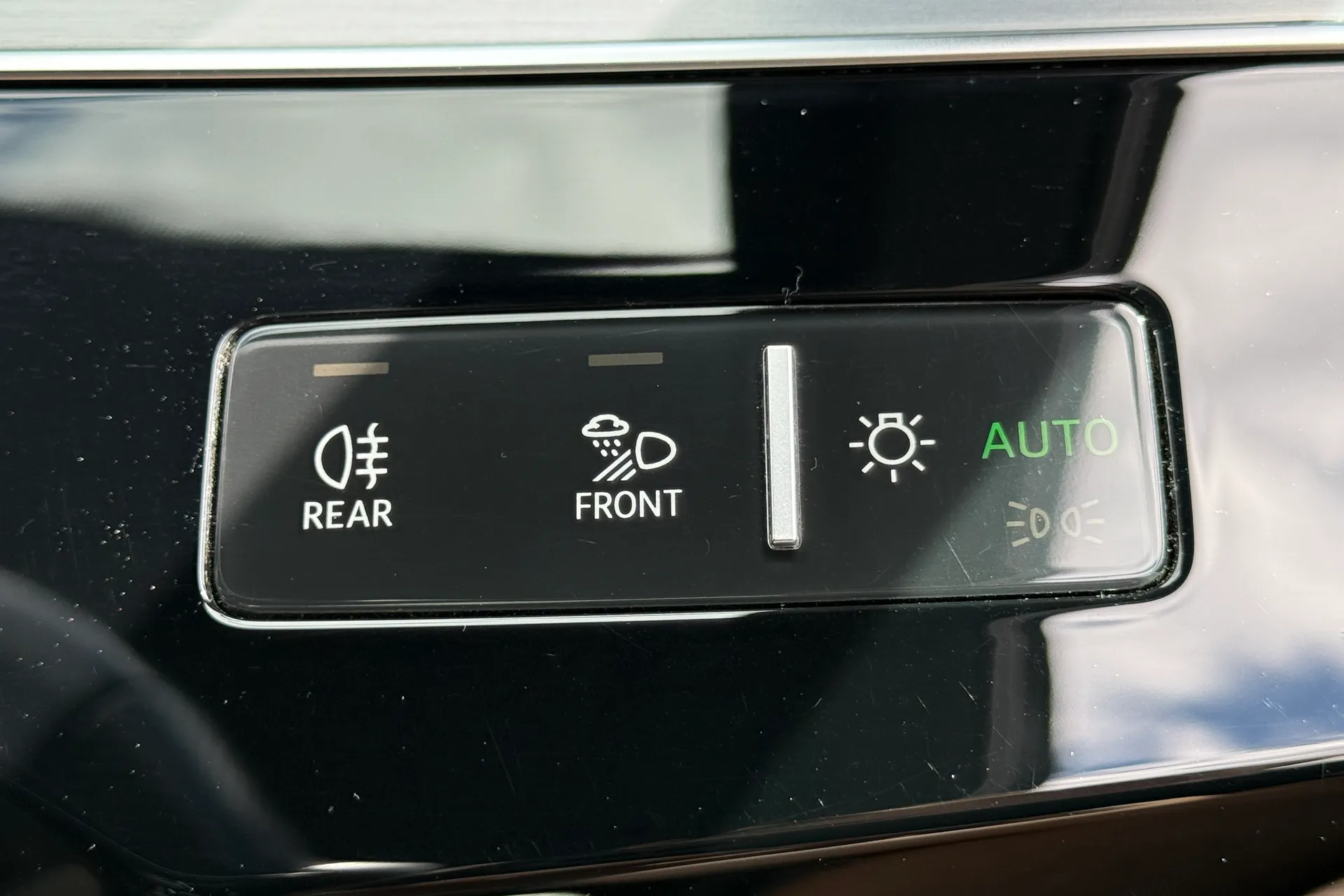 Audi e-tron thumbnail image number 28