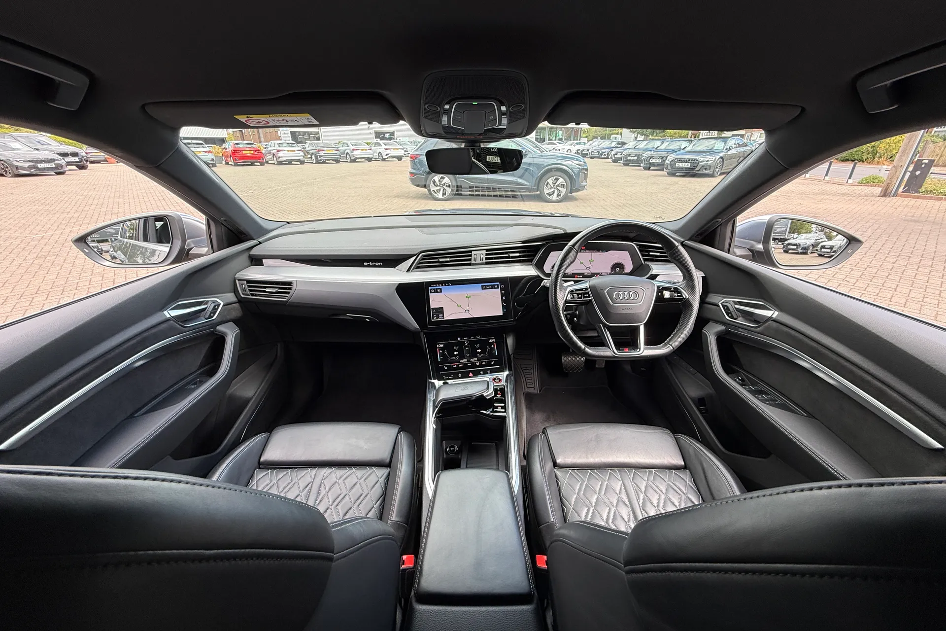 Audi e-tron thumbnail image number 3