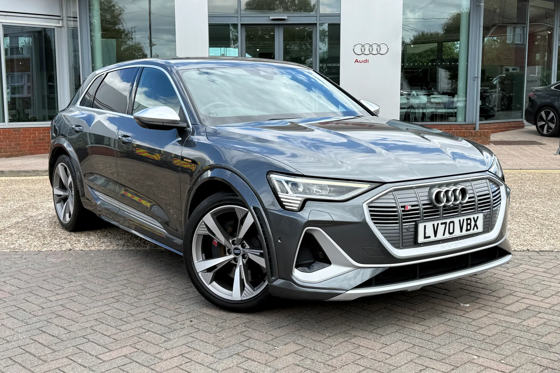 Audi e-tron thumbnail image number 29