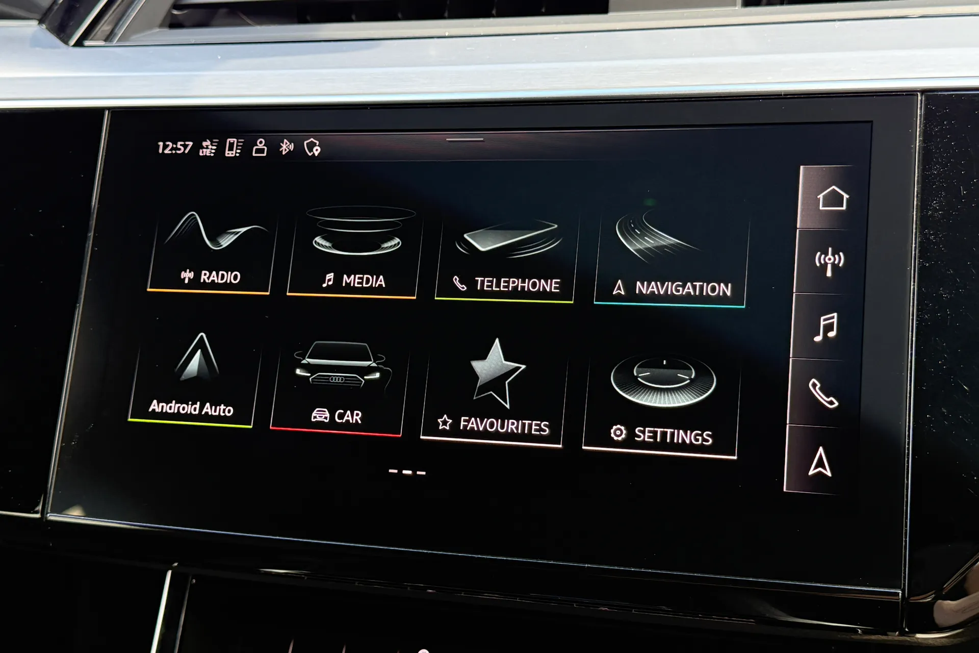 Audi e-tron thumbnail image number 15