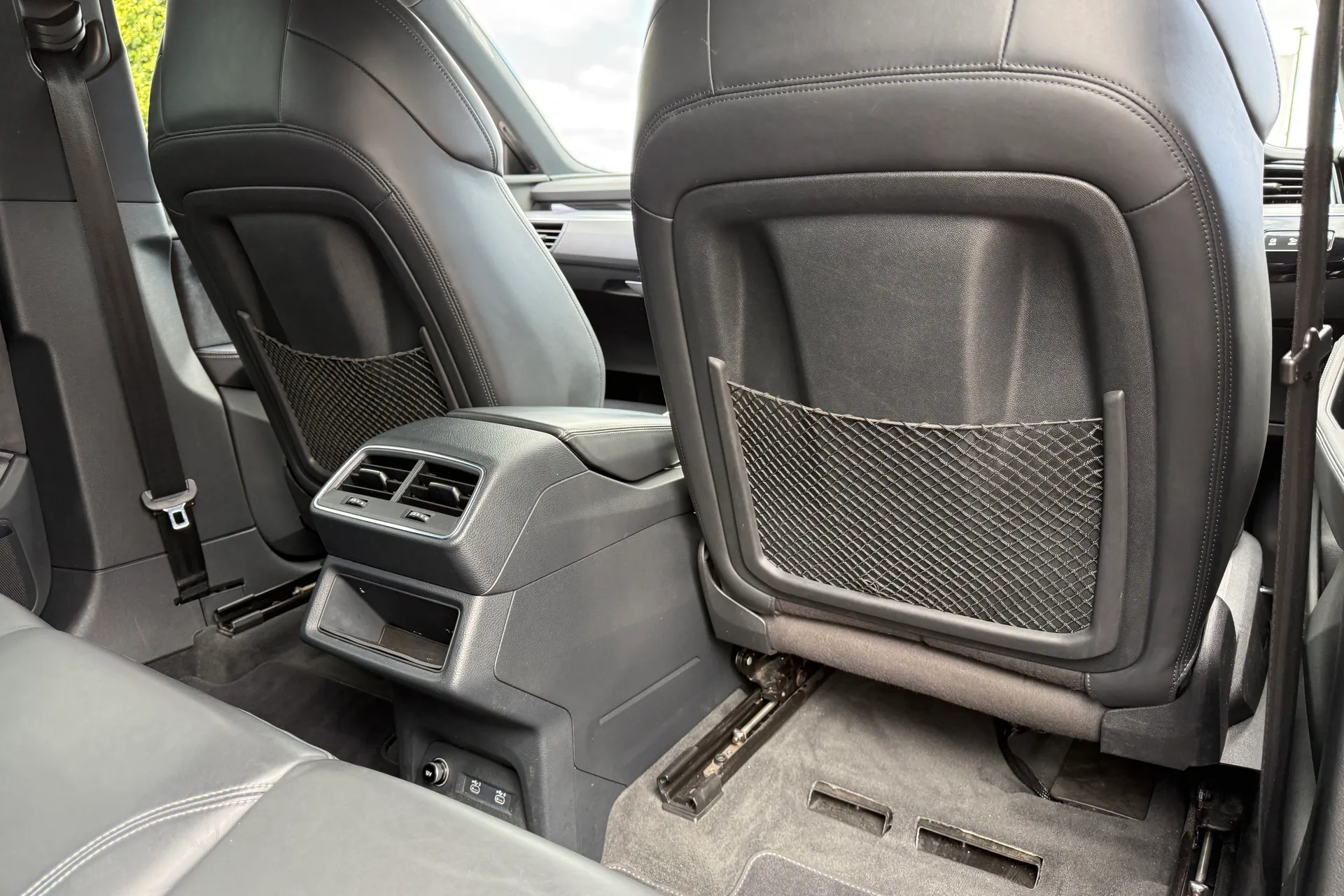 Audi e-tron thumbnail image number 52