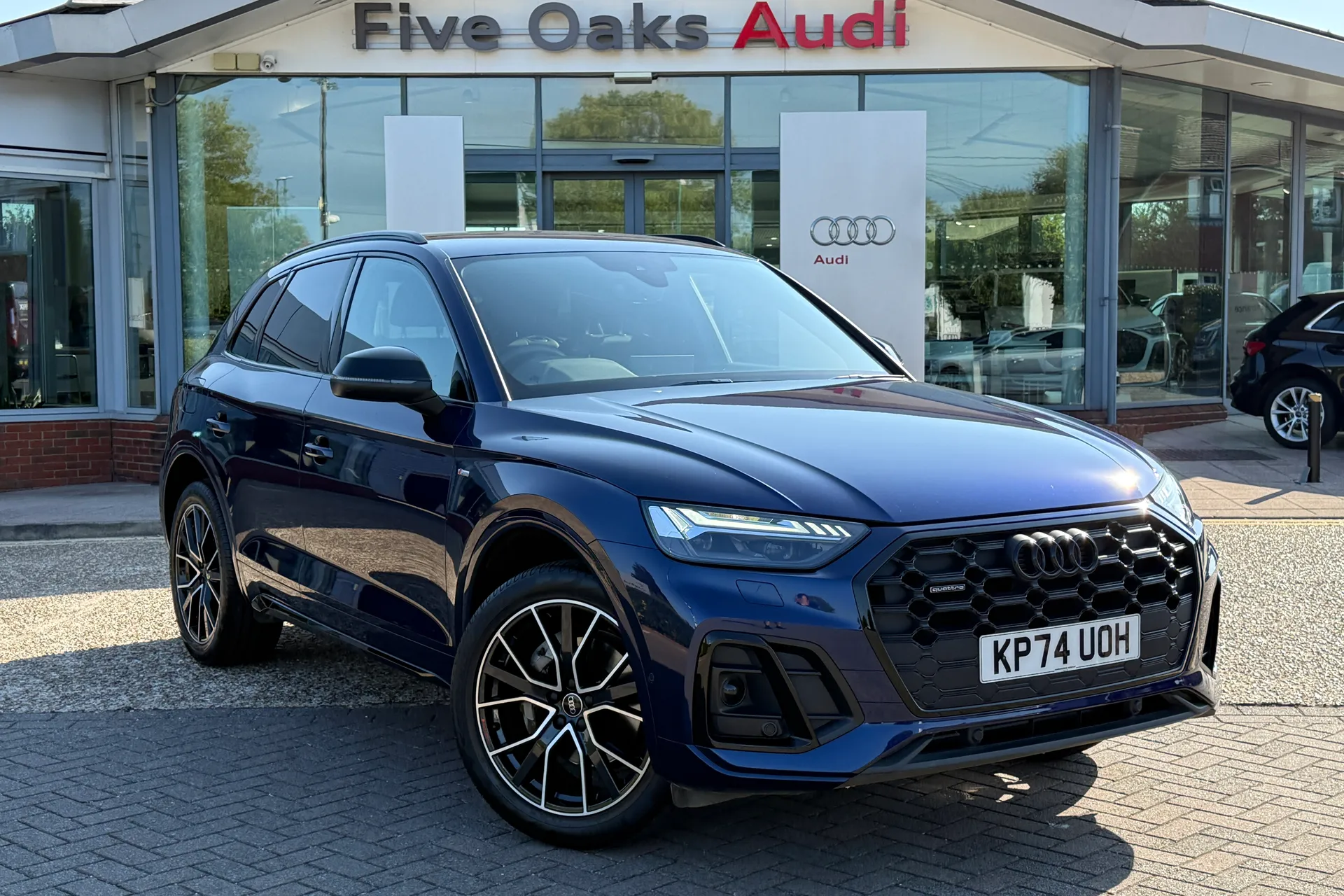Audi Q5 focused image