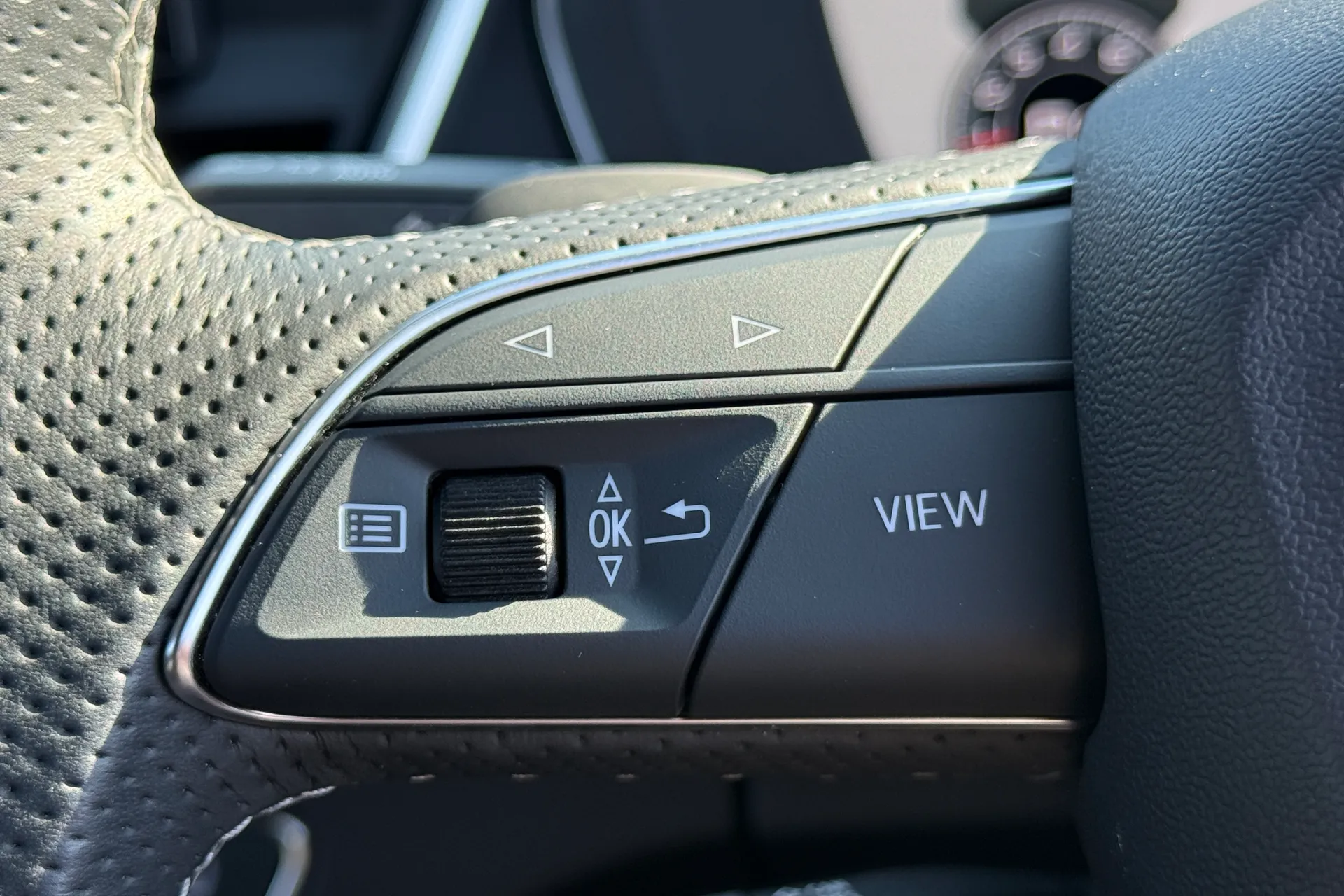 Audi Q5 thumbnail image number 24