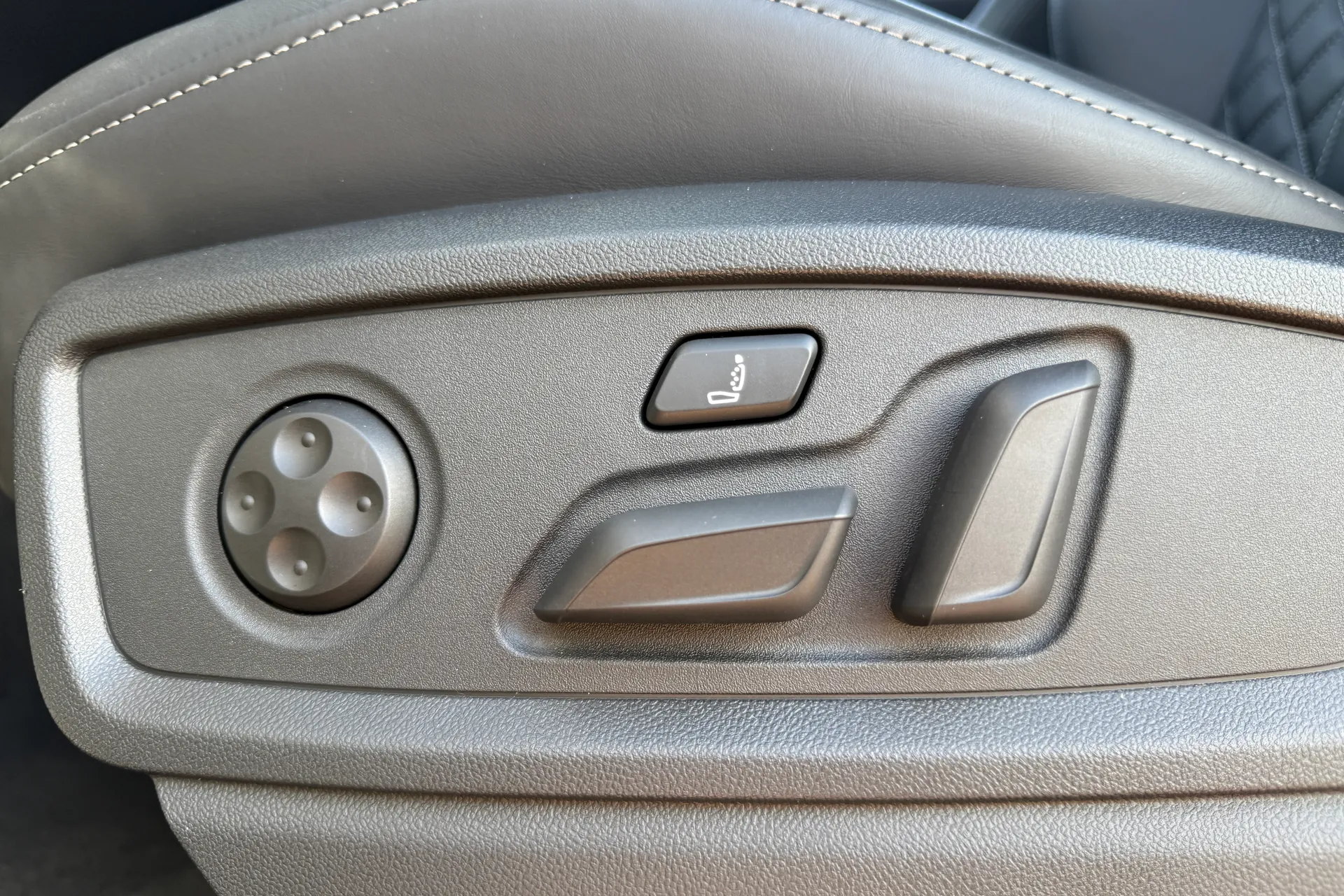 Audi Q5 thumbnail image number 22