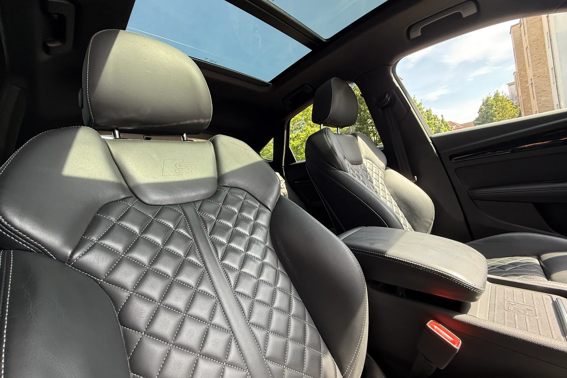 Audi Q5 thumbnail image number 37
