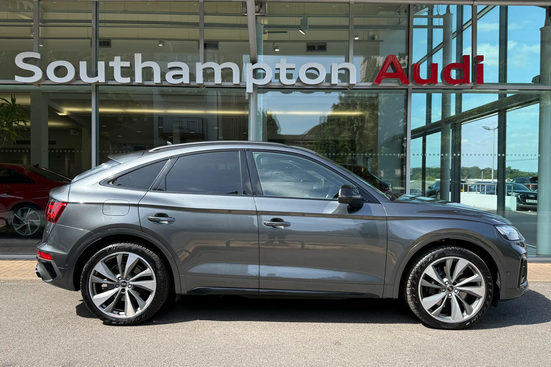 Audi Q5 thumbnail image number 4