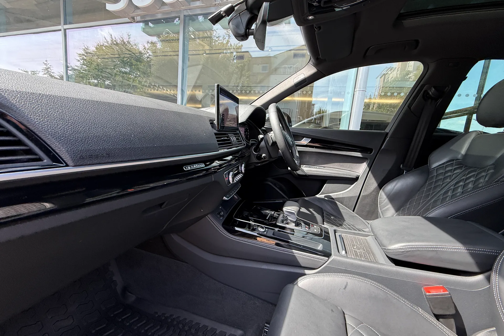 Audi Q5 thumbnail image number 2