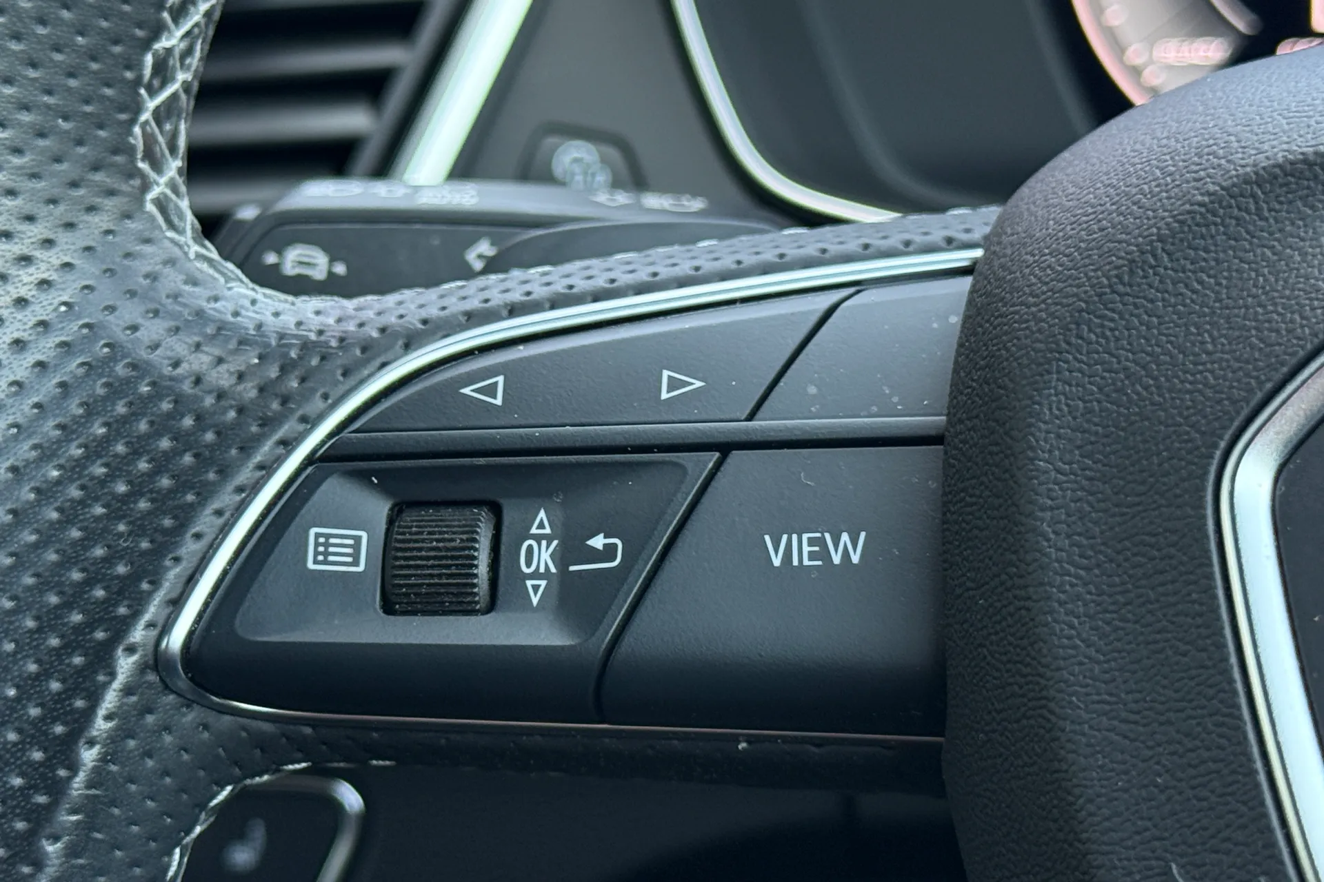 Audi Q5 thumbnail image number 11