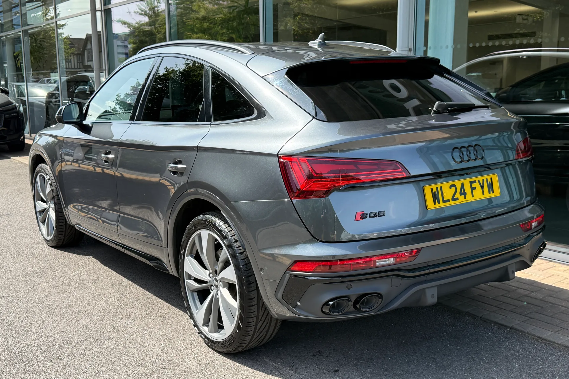 Audi Q5 thumbnail image number 3