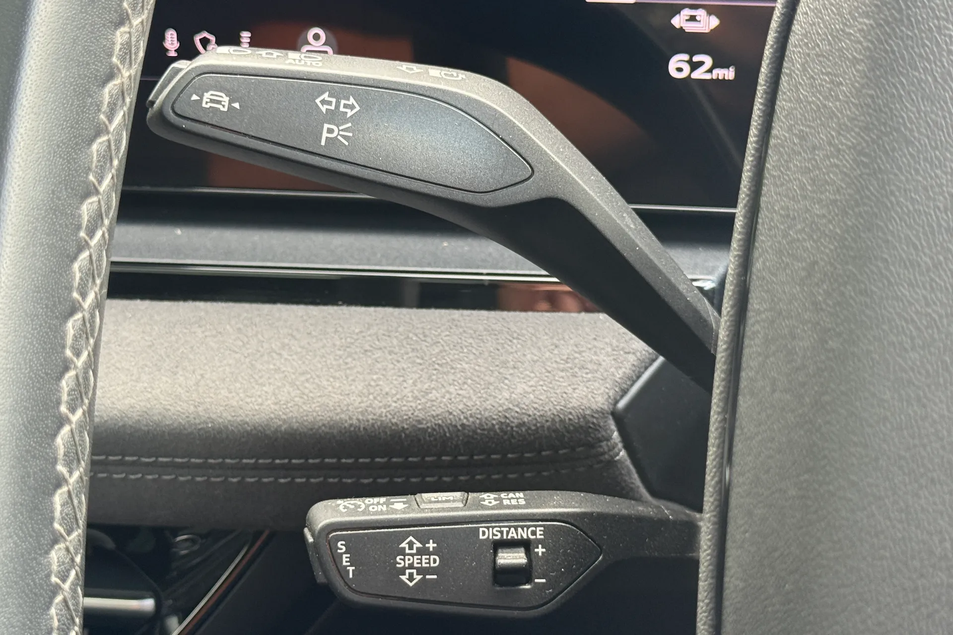 Audi Q6 thumbnail image number 11