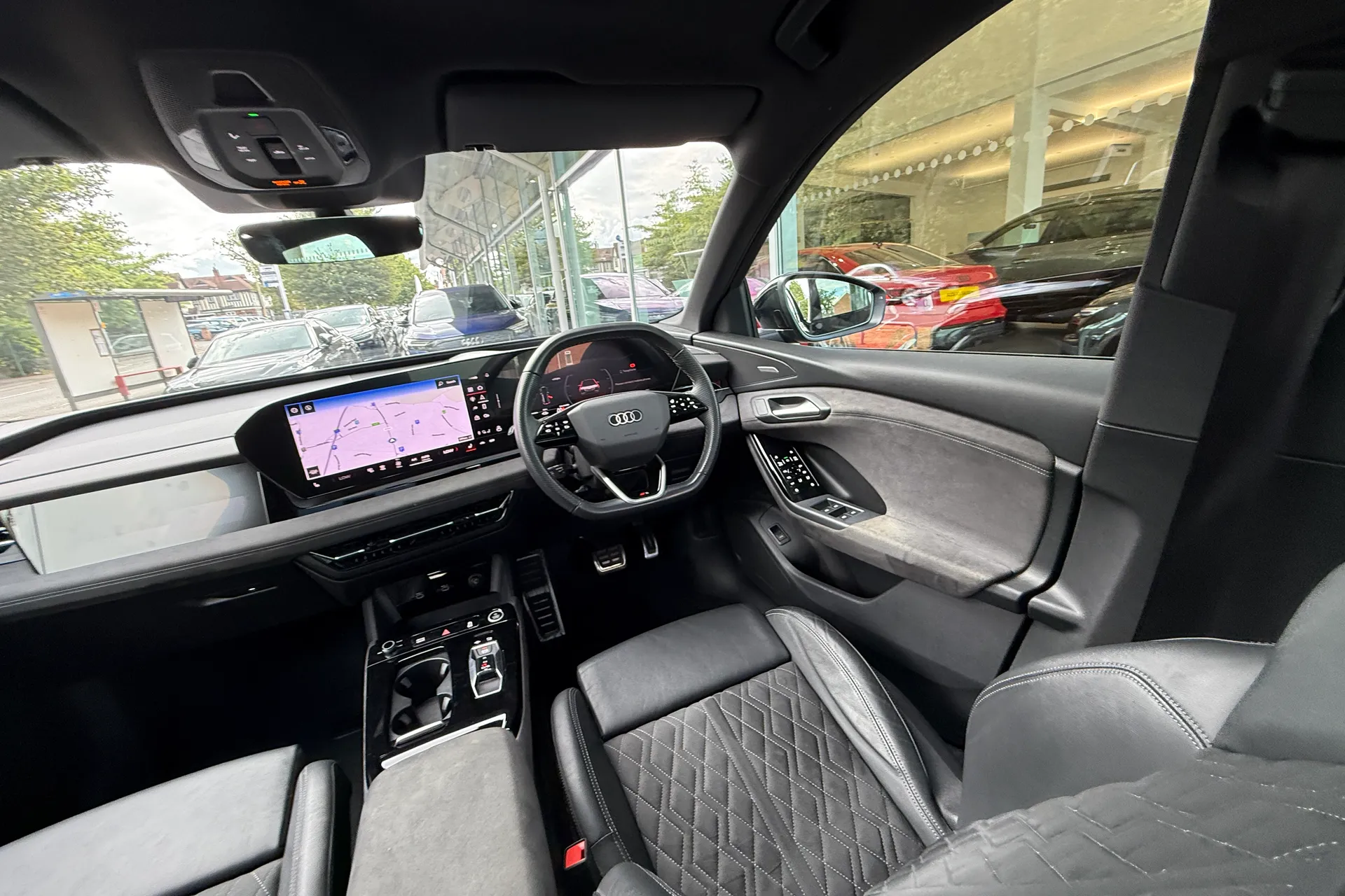 Audi Q6 thumbnail image number 38