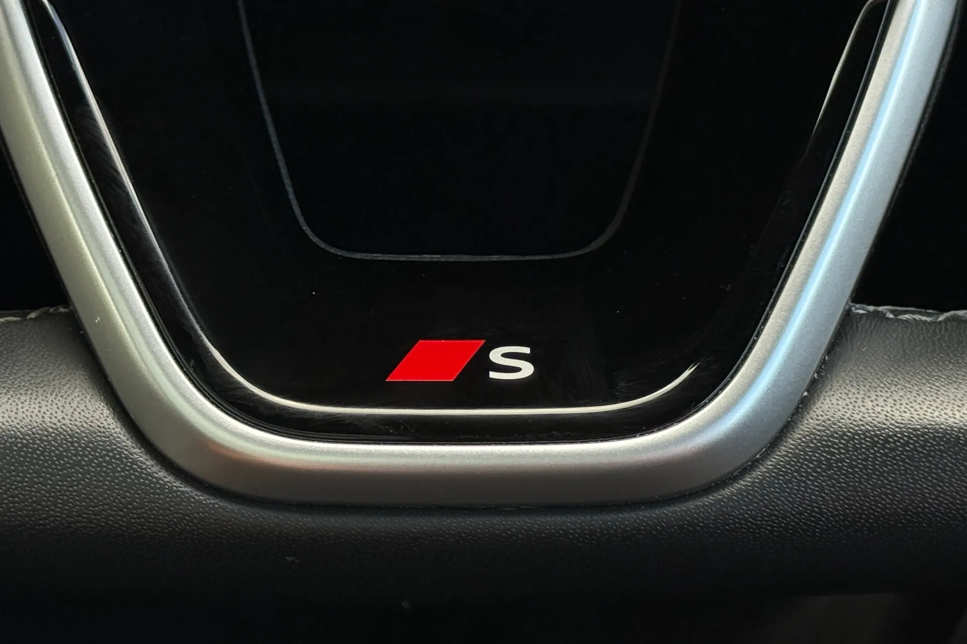 Audi Q6 thumbnail image number 9