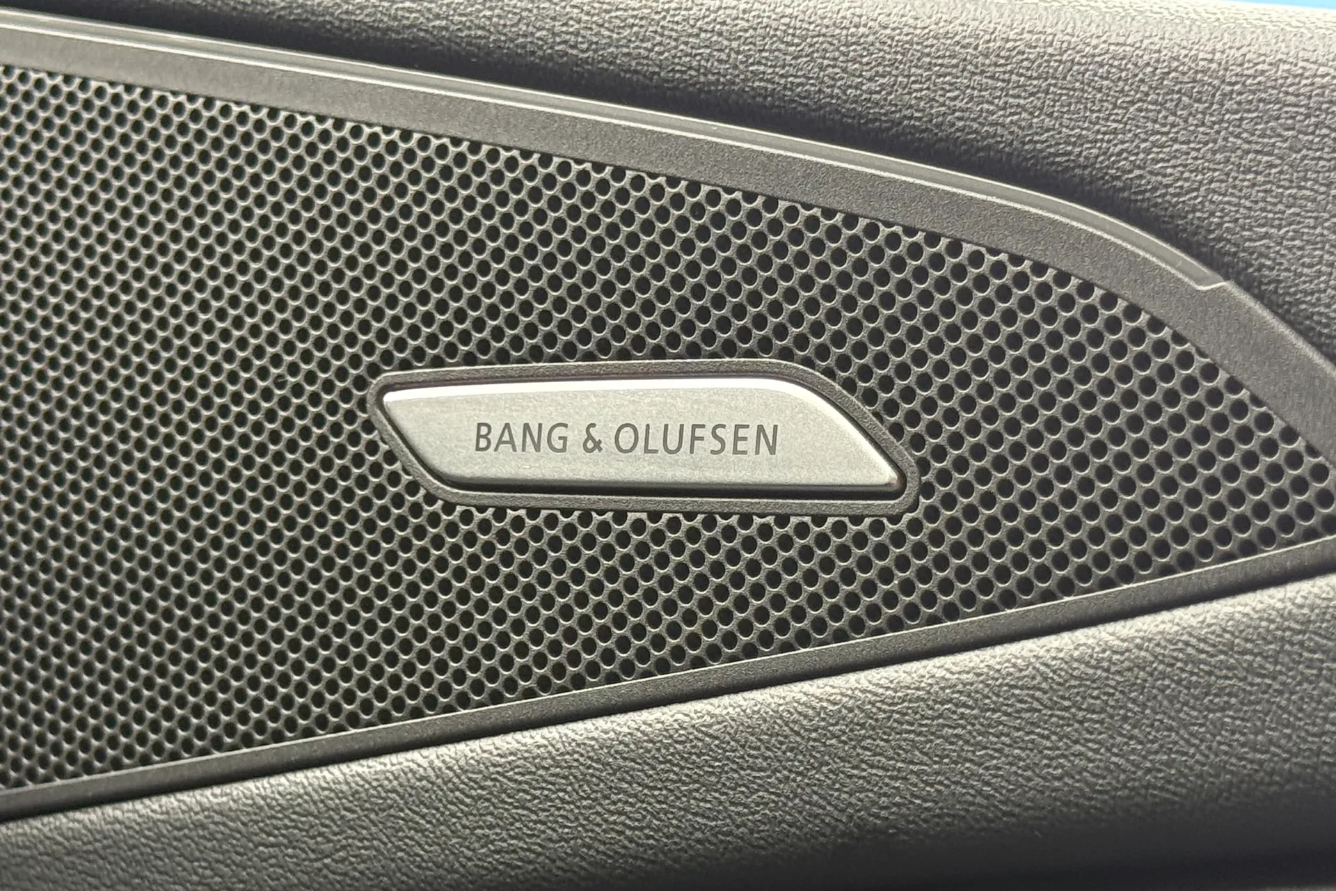 Audi Q6 thumbnail image number 12