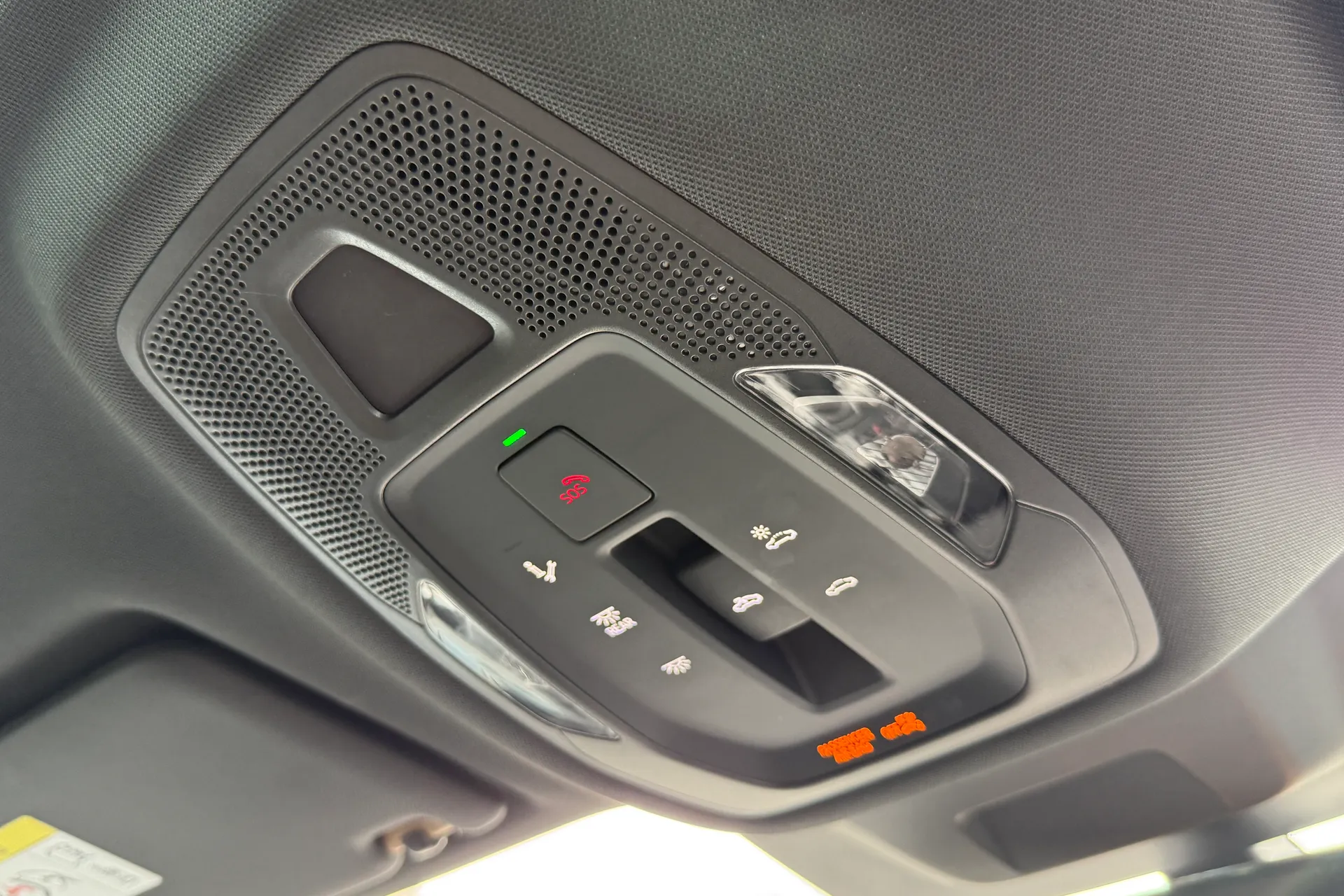 Audi Q6 thumbnail image number 17