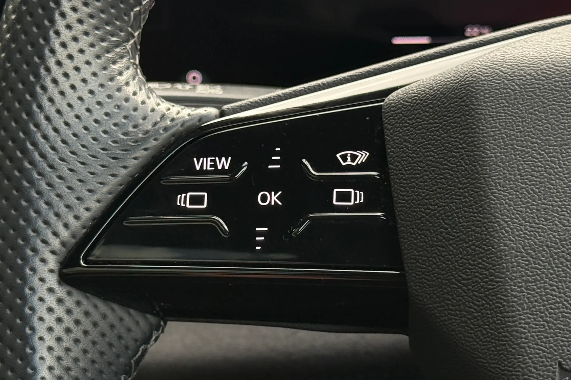 Audi Q6 thumbnail image number 8