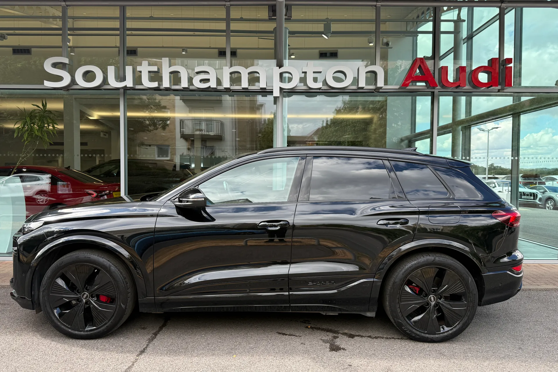 Audi Q6 thumbnail image number 45