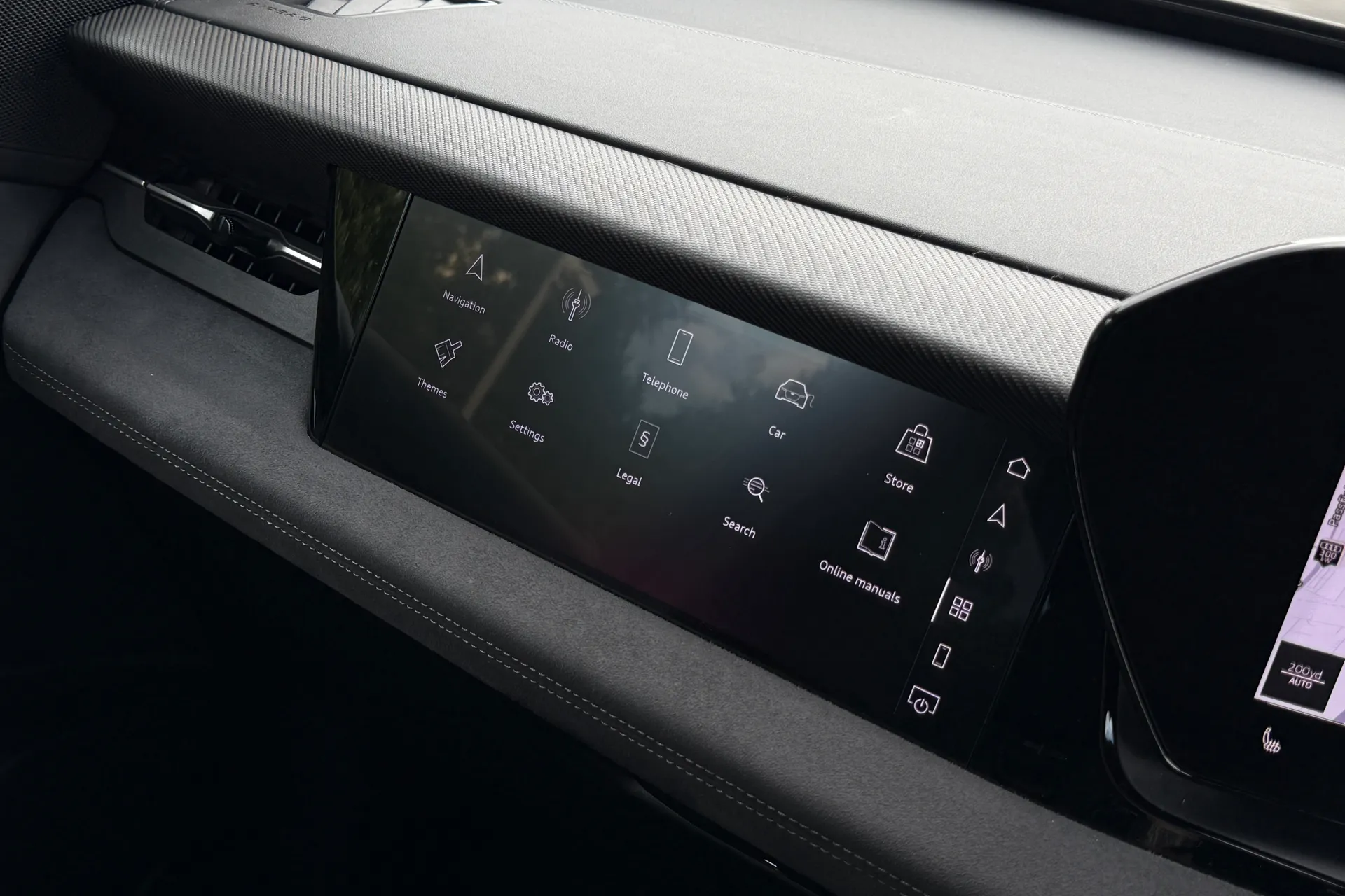 Audi Q6 thumbnail image number 16