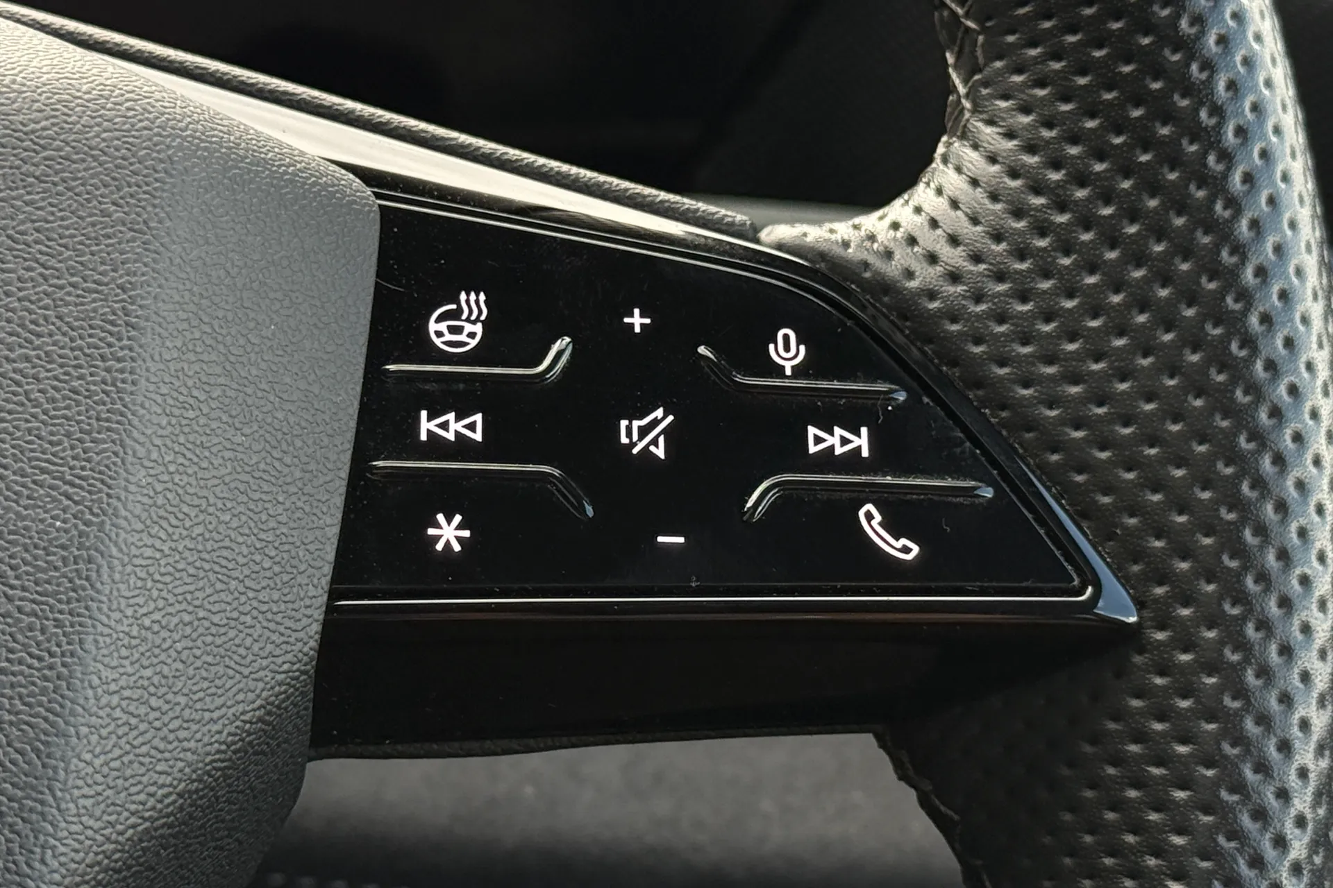 Audi Q6 thumbnail image number 7
