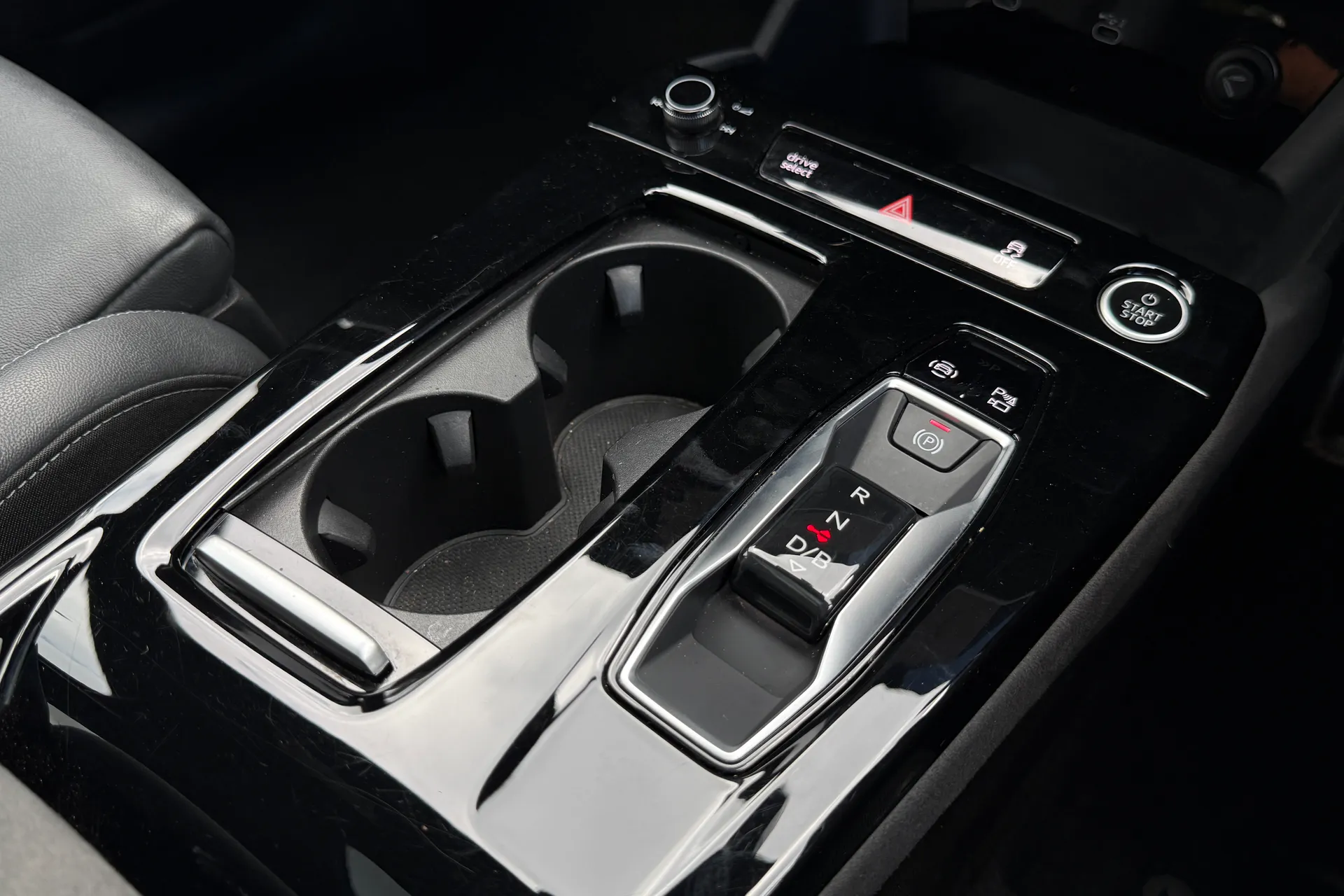 Audi Q6 thumbnail image number 19