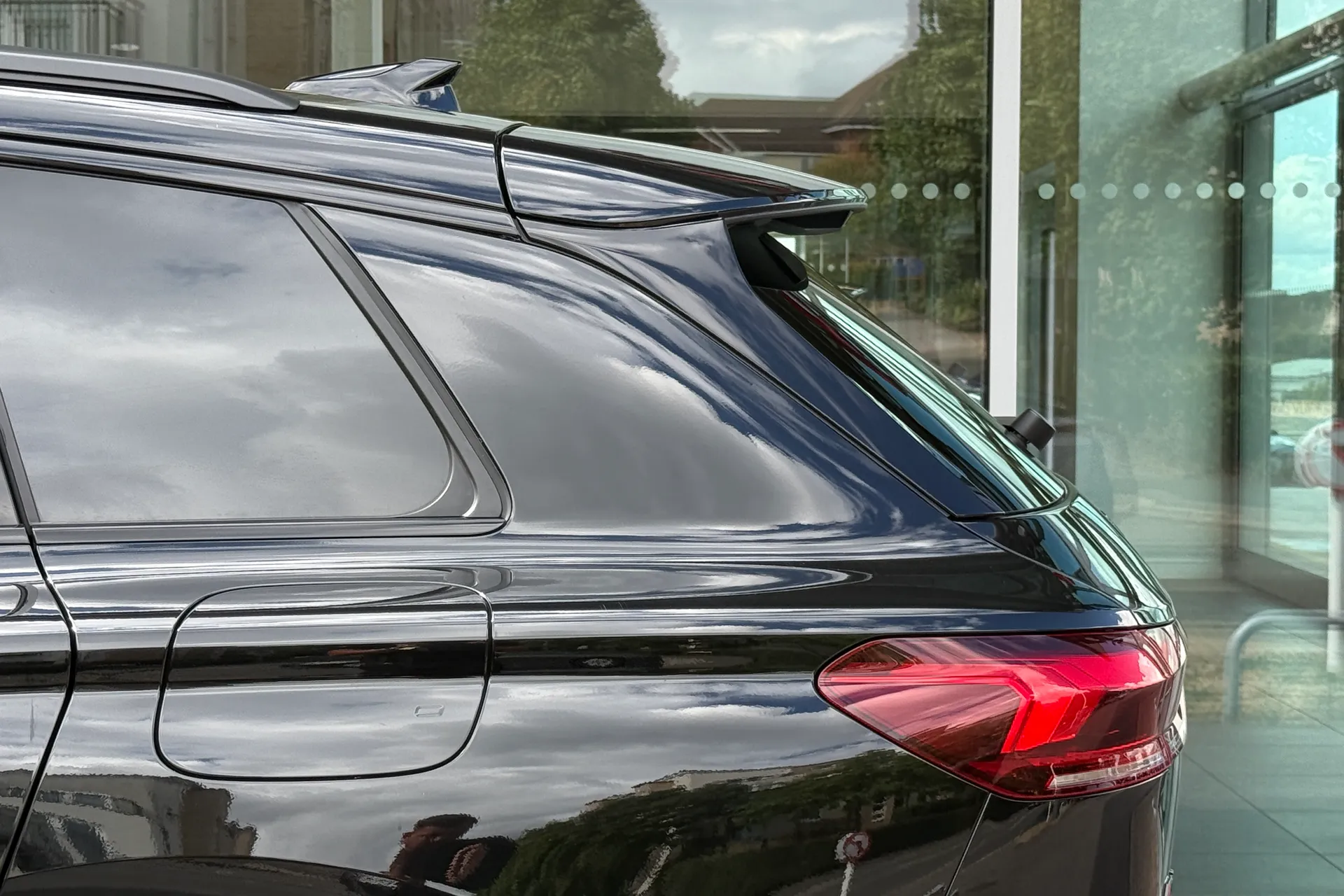 Audi Q6 thumbnail image number 43
