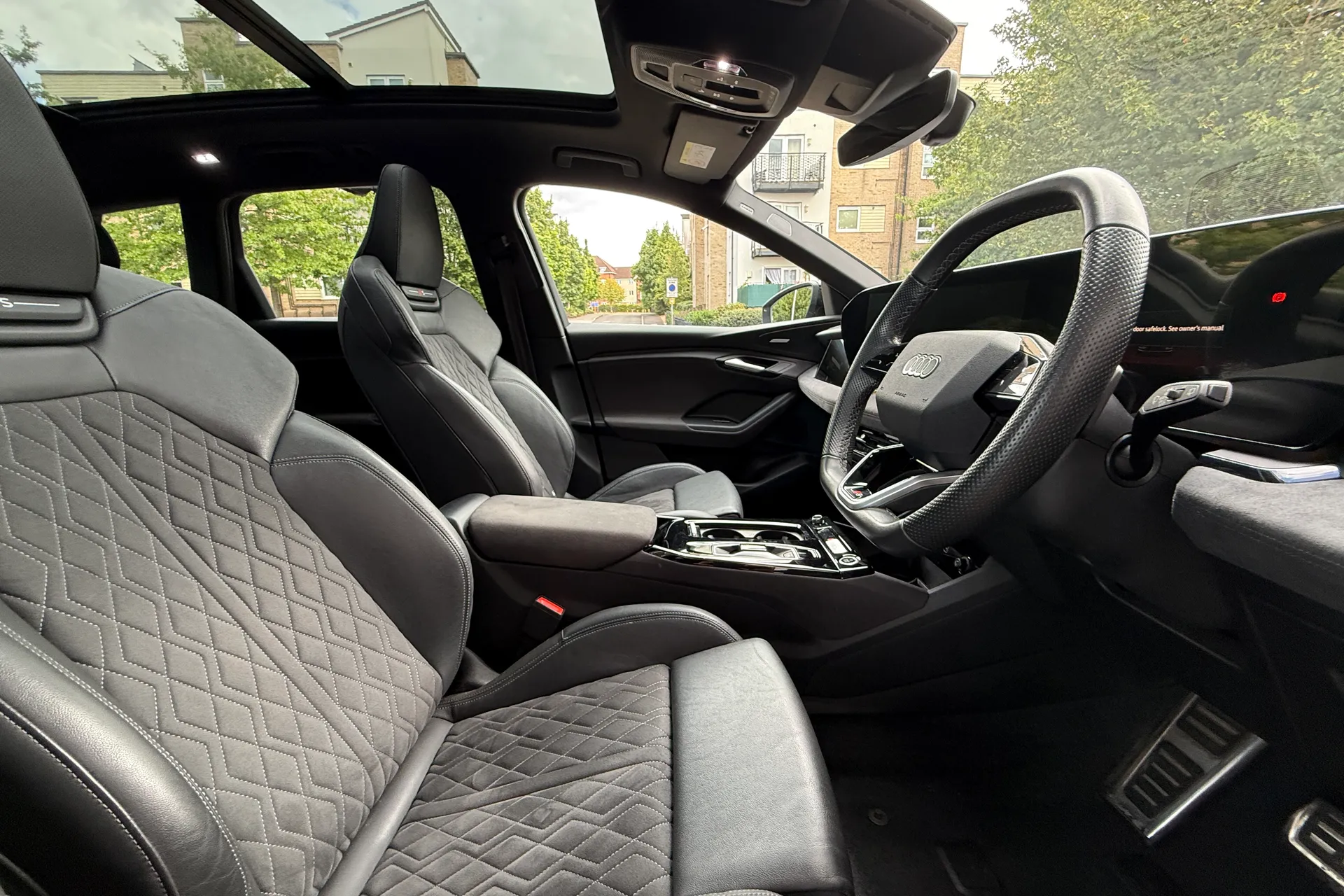 Audi Q6 thumbnail image number 25