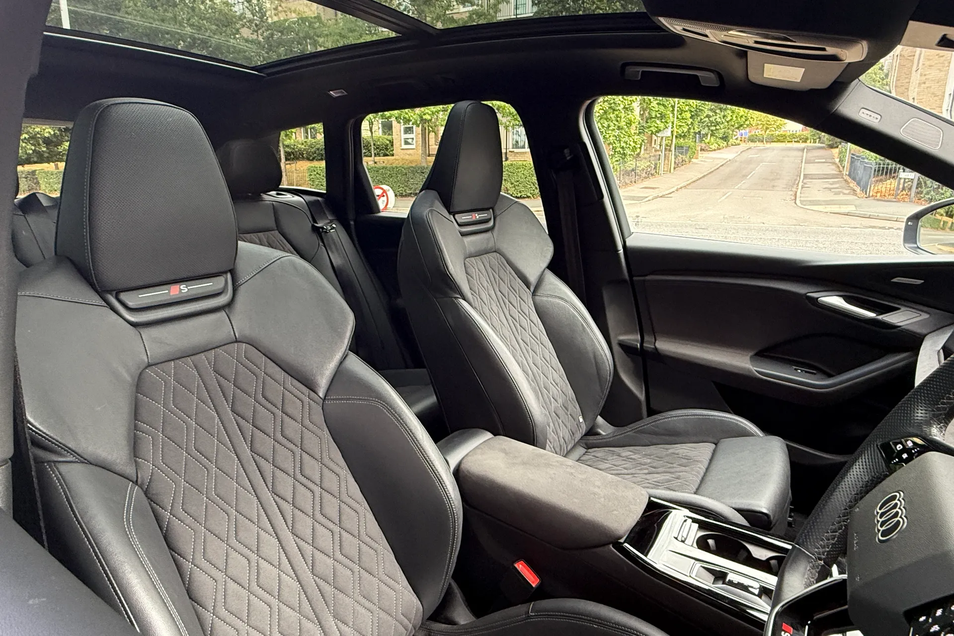 Audi Q6 thumbnail image number 28