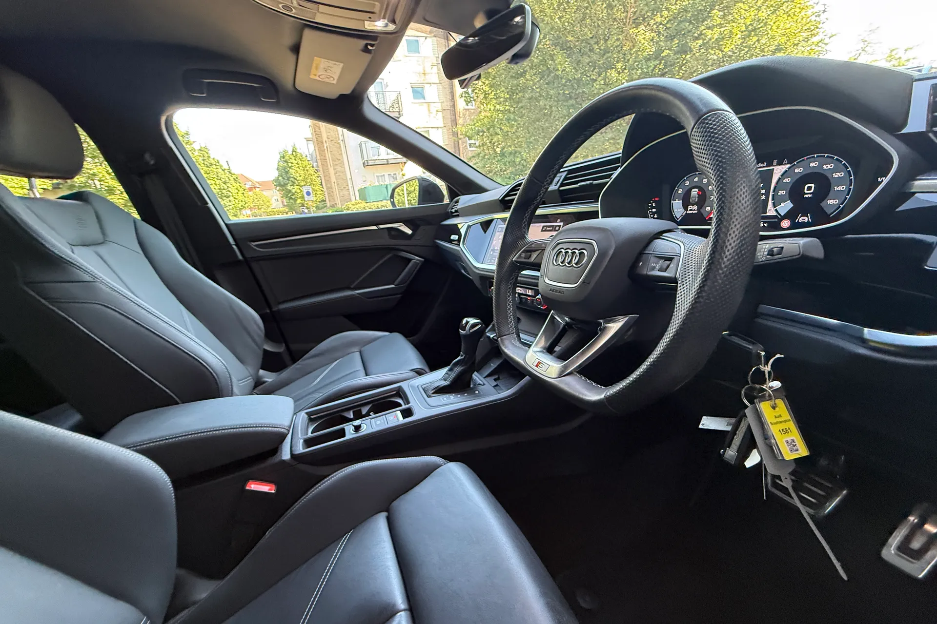Audi Q3 thumbnail image number 6