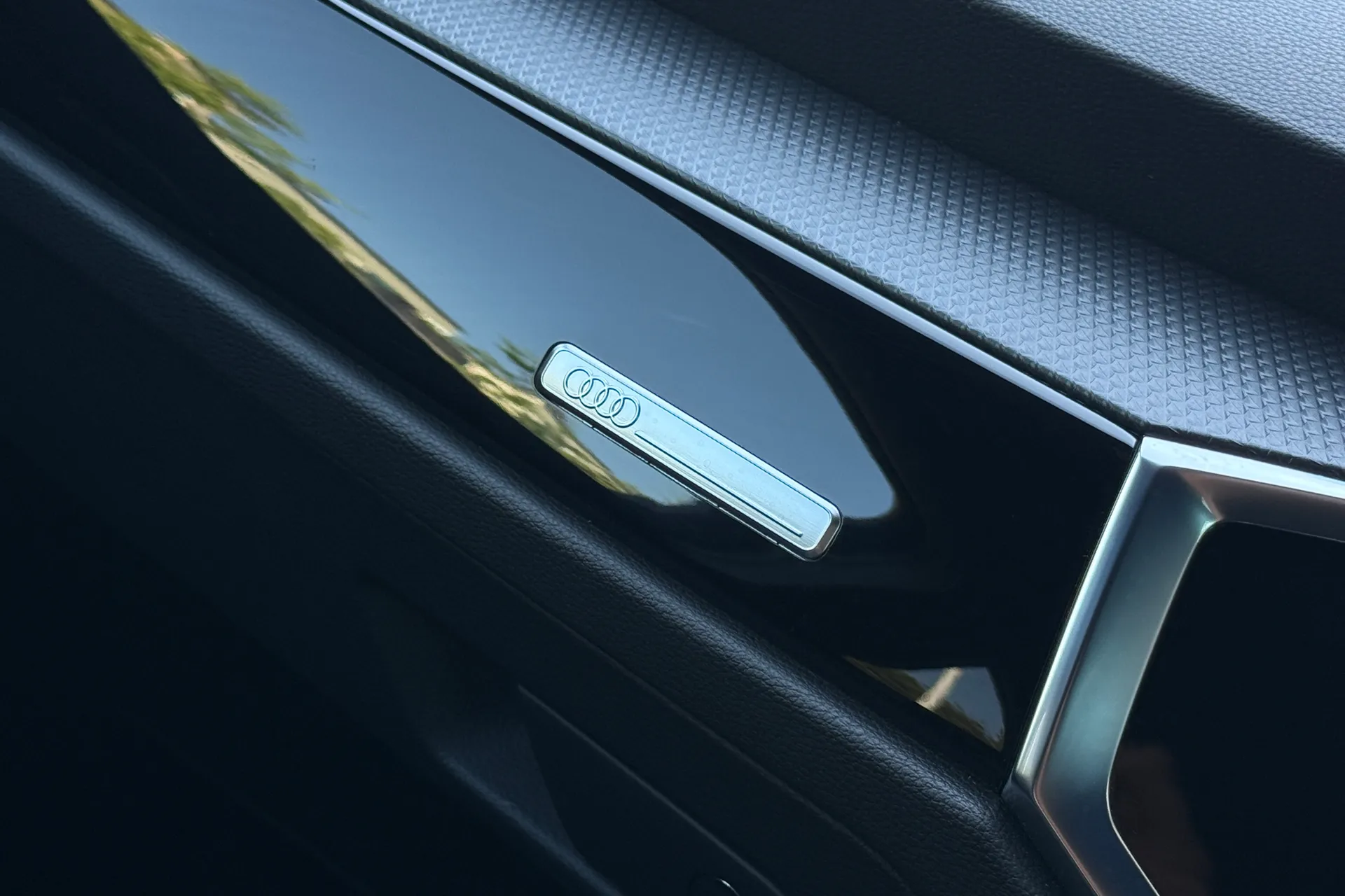 Audi Q3 thumbnail image number 23