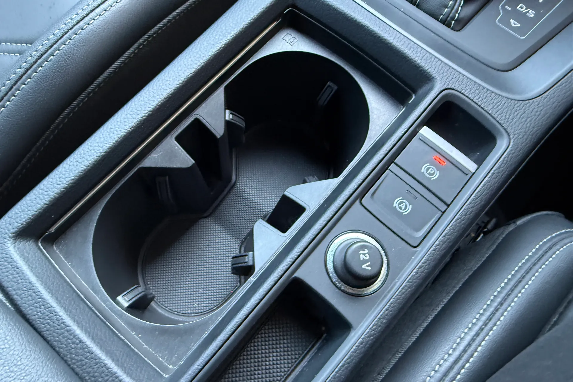 Audi Q3 thumbnail image number 30