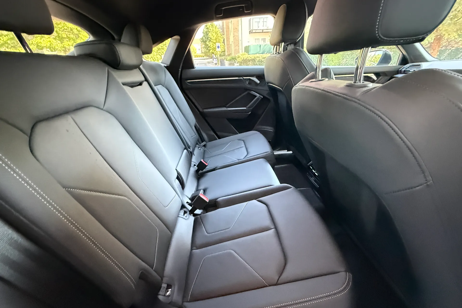 Audi Q3 thumbnail image number 43