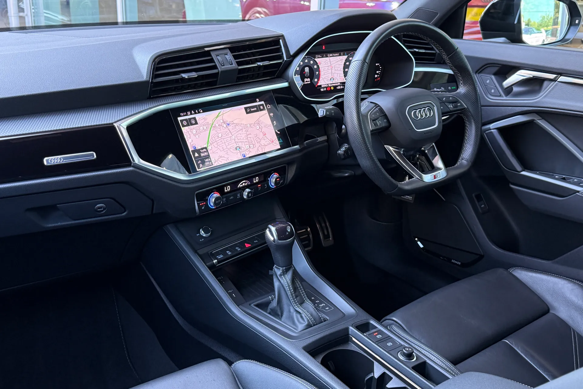 Audi Q3 thumbnail image number 56