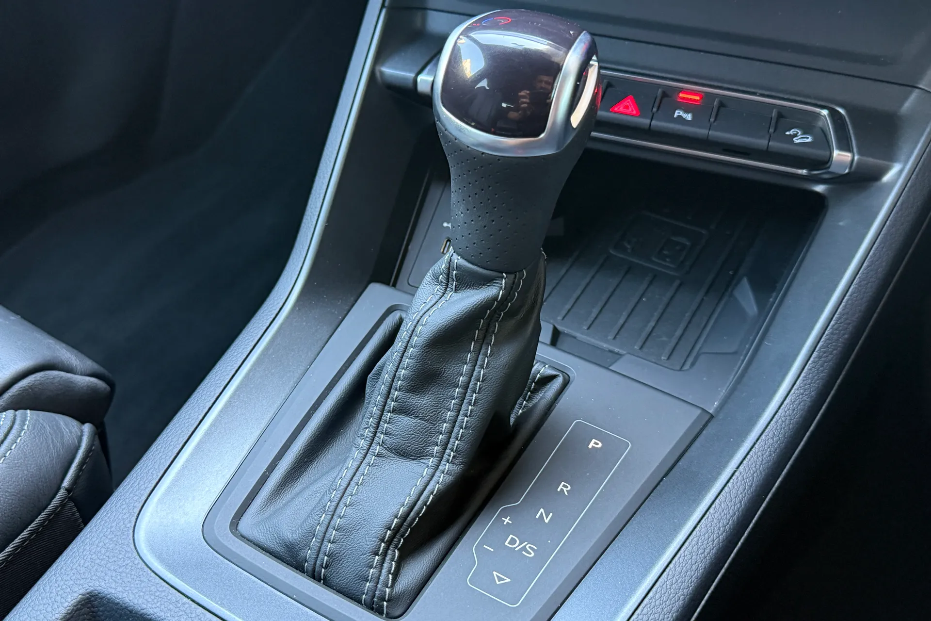 Audi Q3 thumbnail image number 28