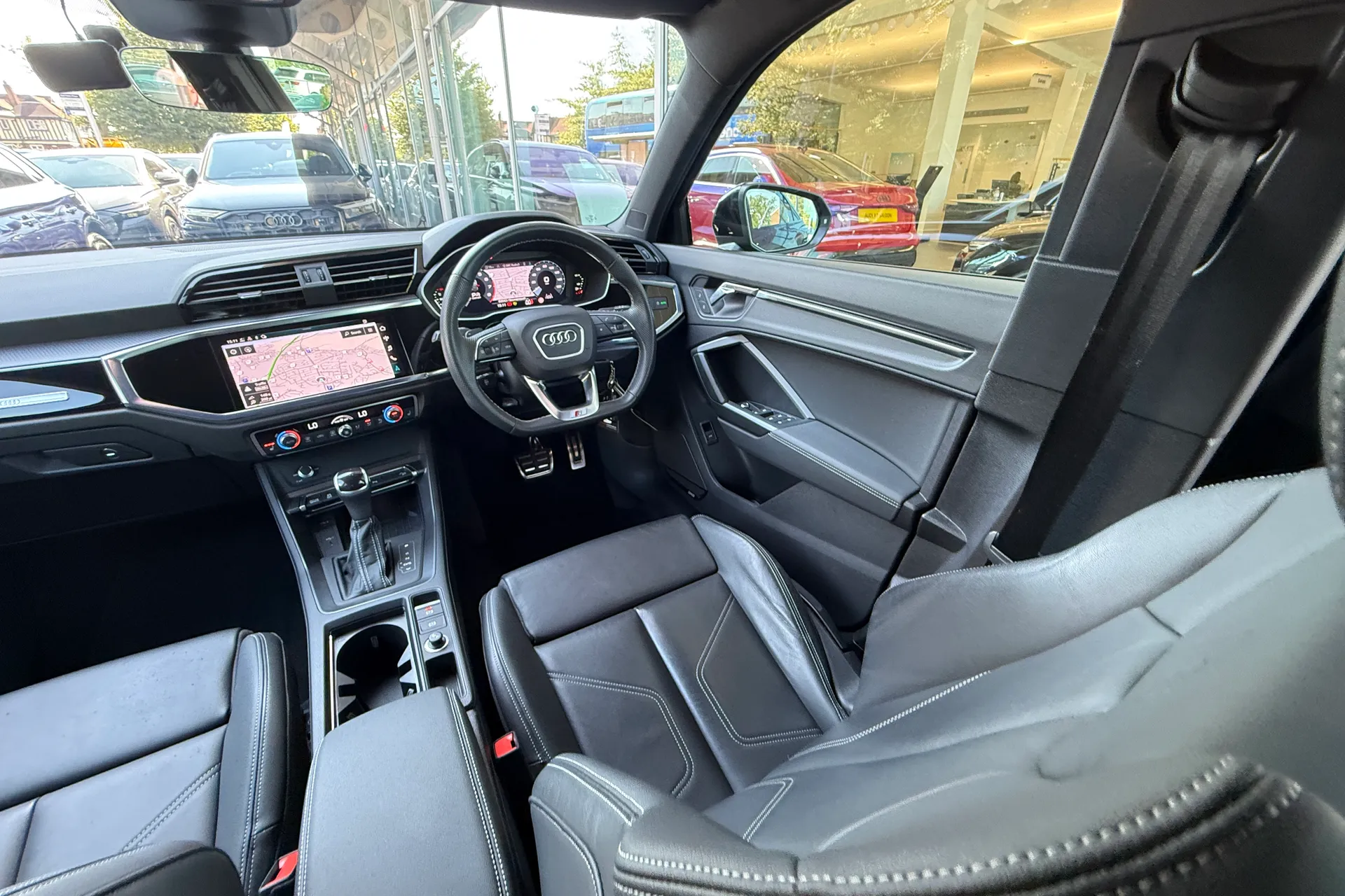 Audi Q3 thumbnail image number 47